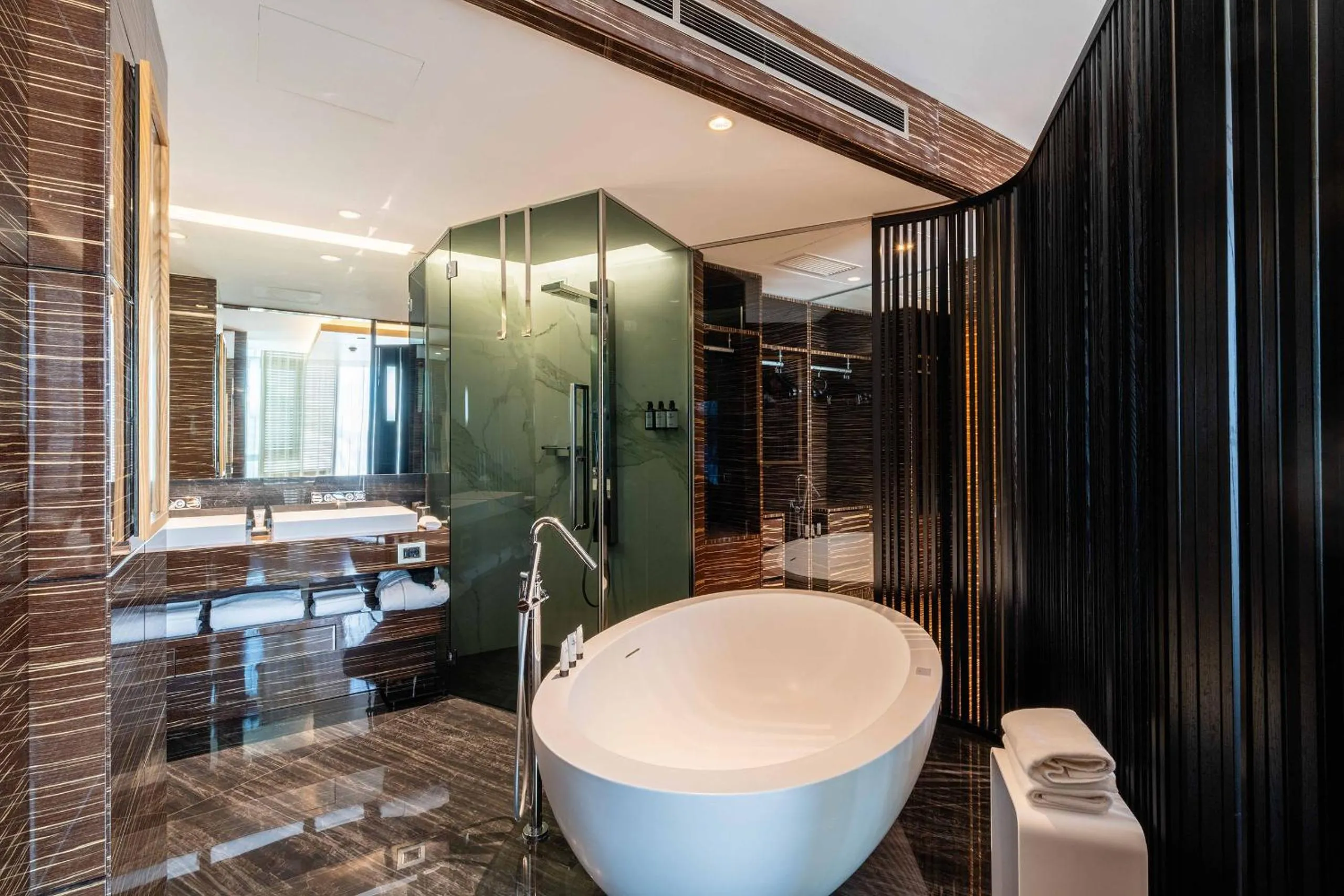 Bathroom in ROMEO Napoli