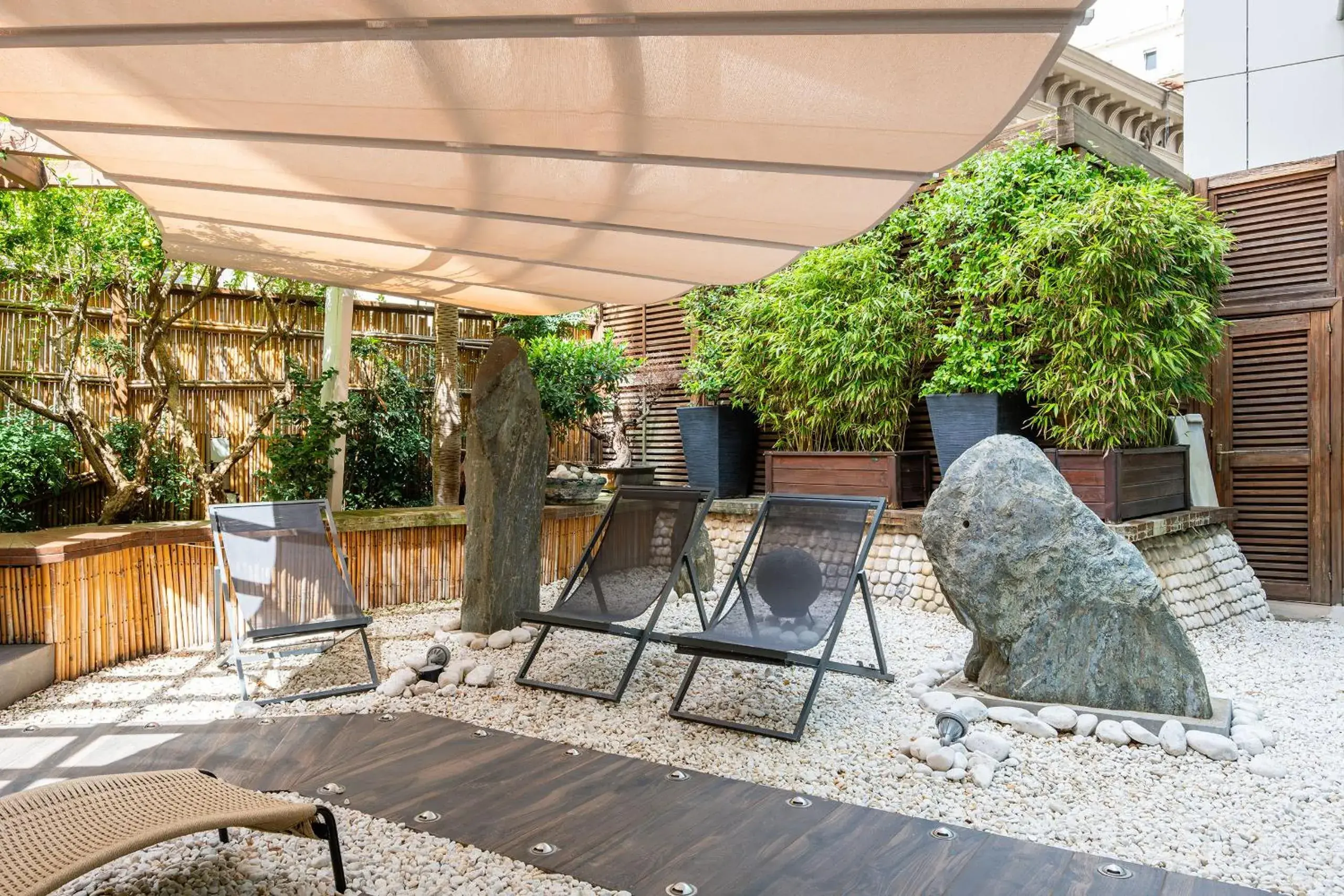 Suite with Zen Garden in ROMEO Napoli Suite with Zen Garden in ROMEO Napoli