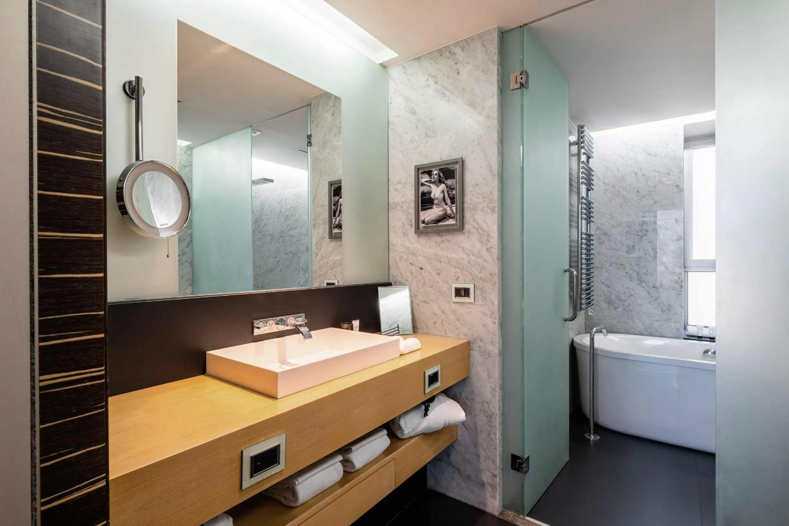 Bathroom in ROMEO Napoli