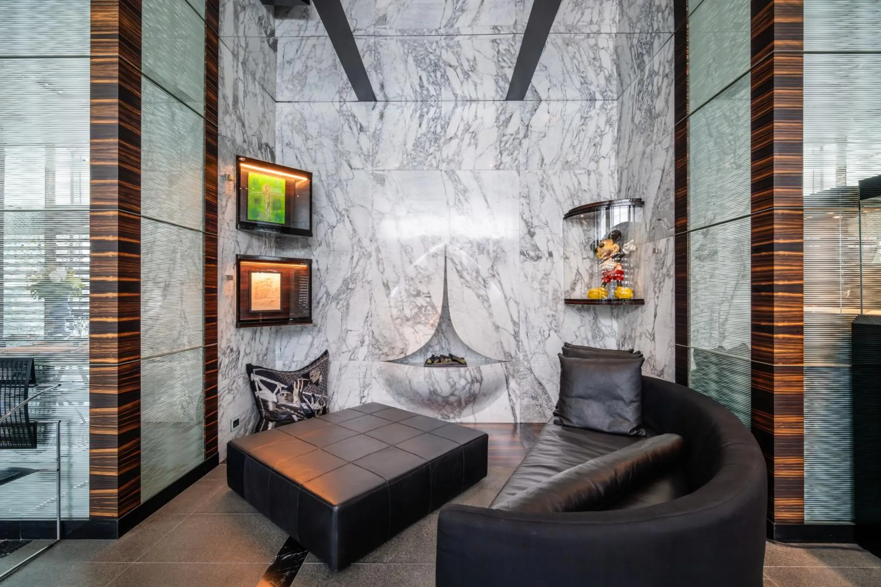 Seating area, Bed in ROMEO Napoli Seating area, Bed in ROMEO Napoli