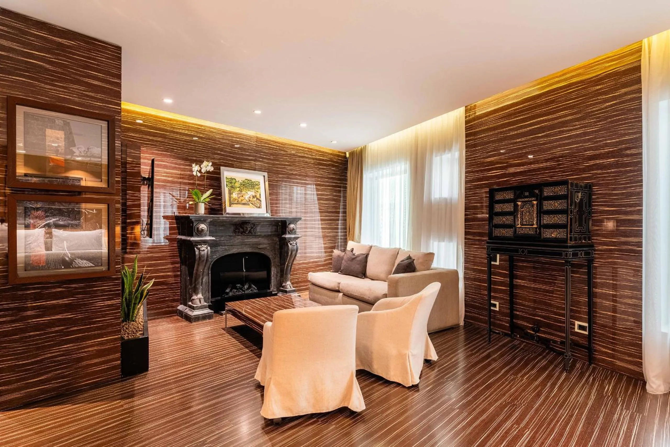 Living room in ROMEO Napoli