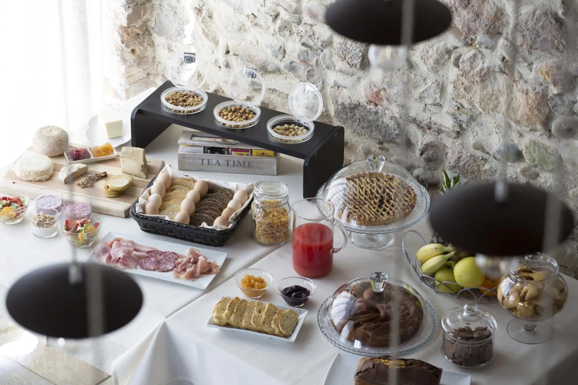 Continental breakfast in Cascina Marcantonio