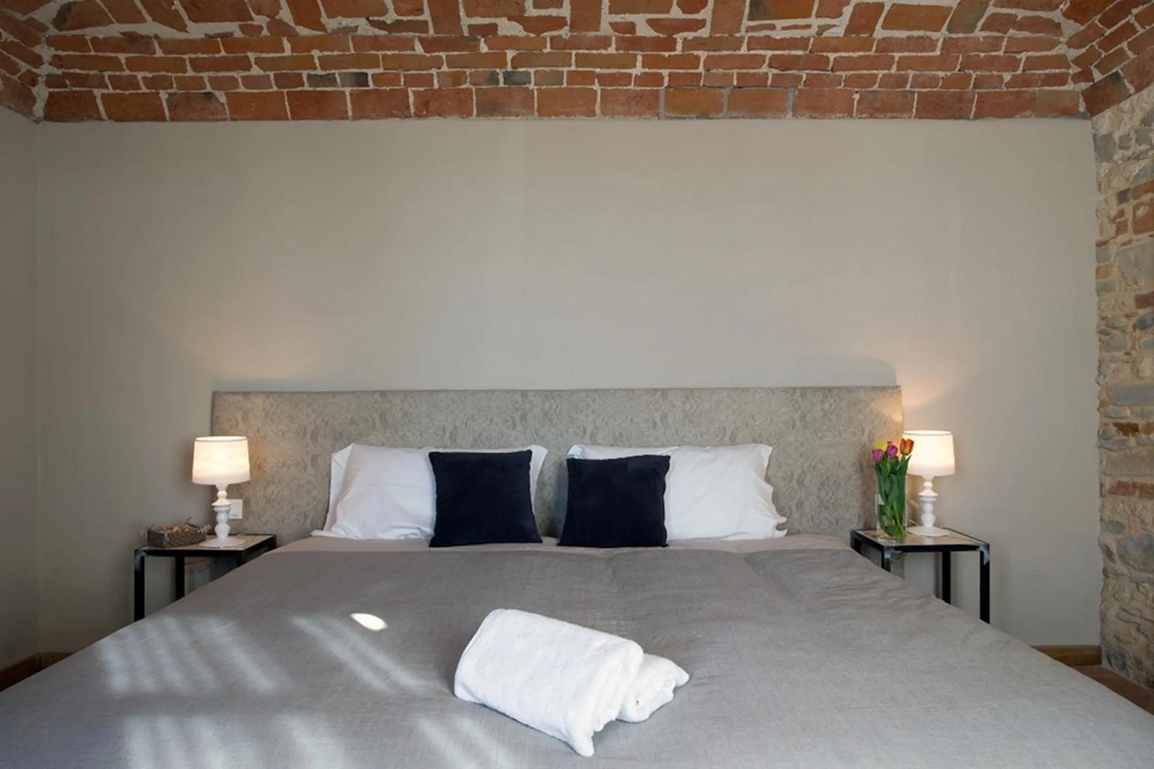 Photo of the whole room, Bed in Cascina Marcantonio