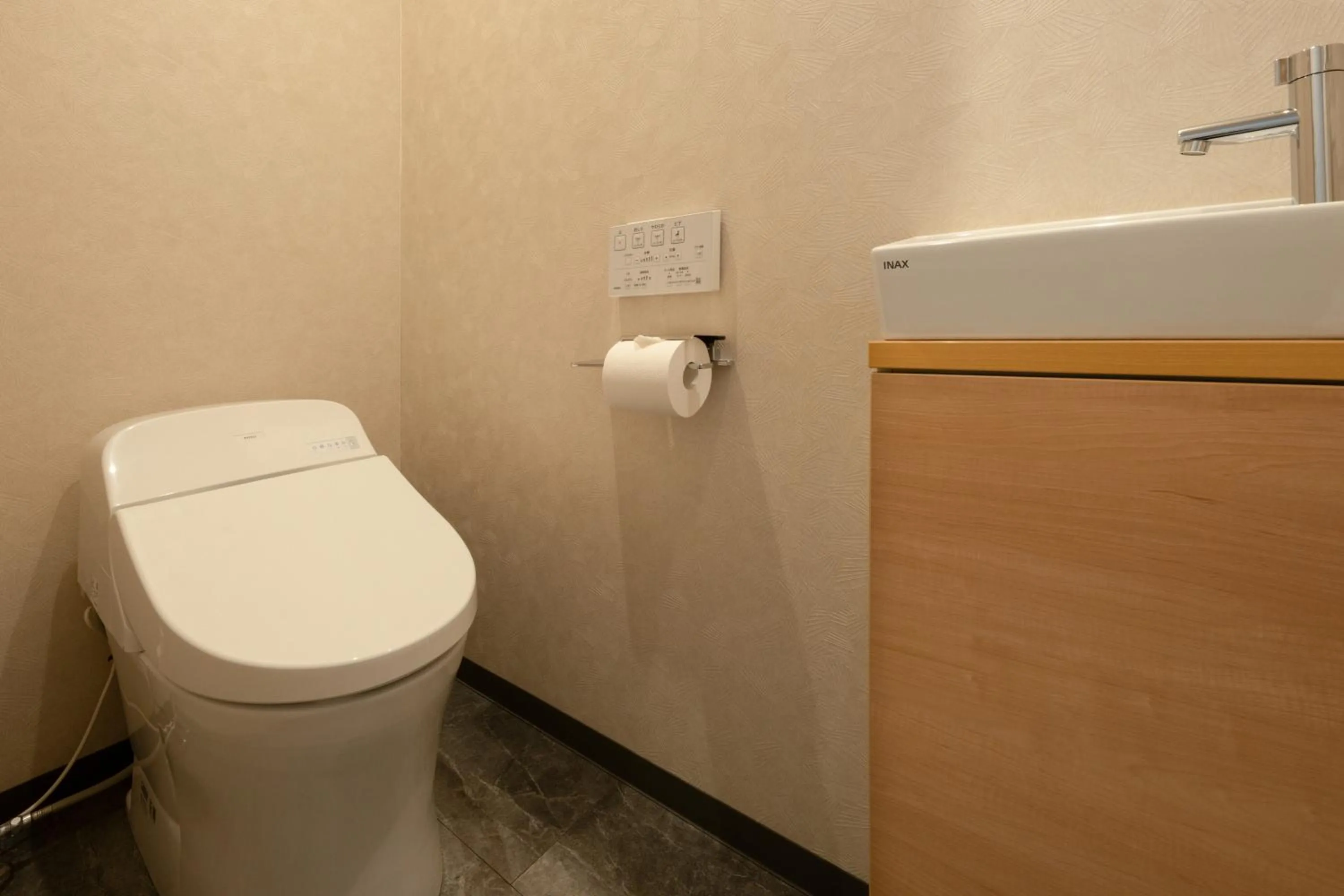 Toilet in Homm Stay Nagi Sanjo Kyoto By Banyan Group