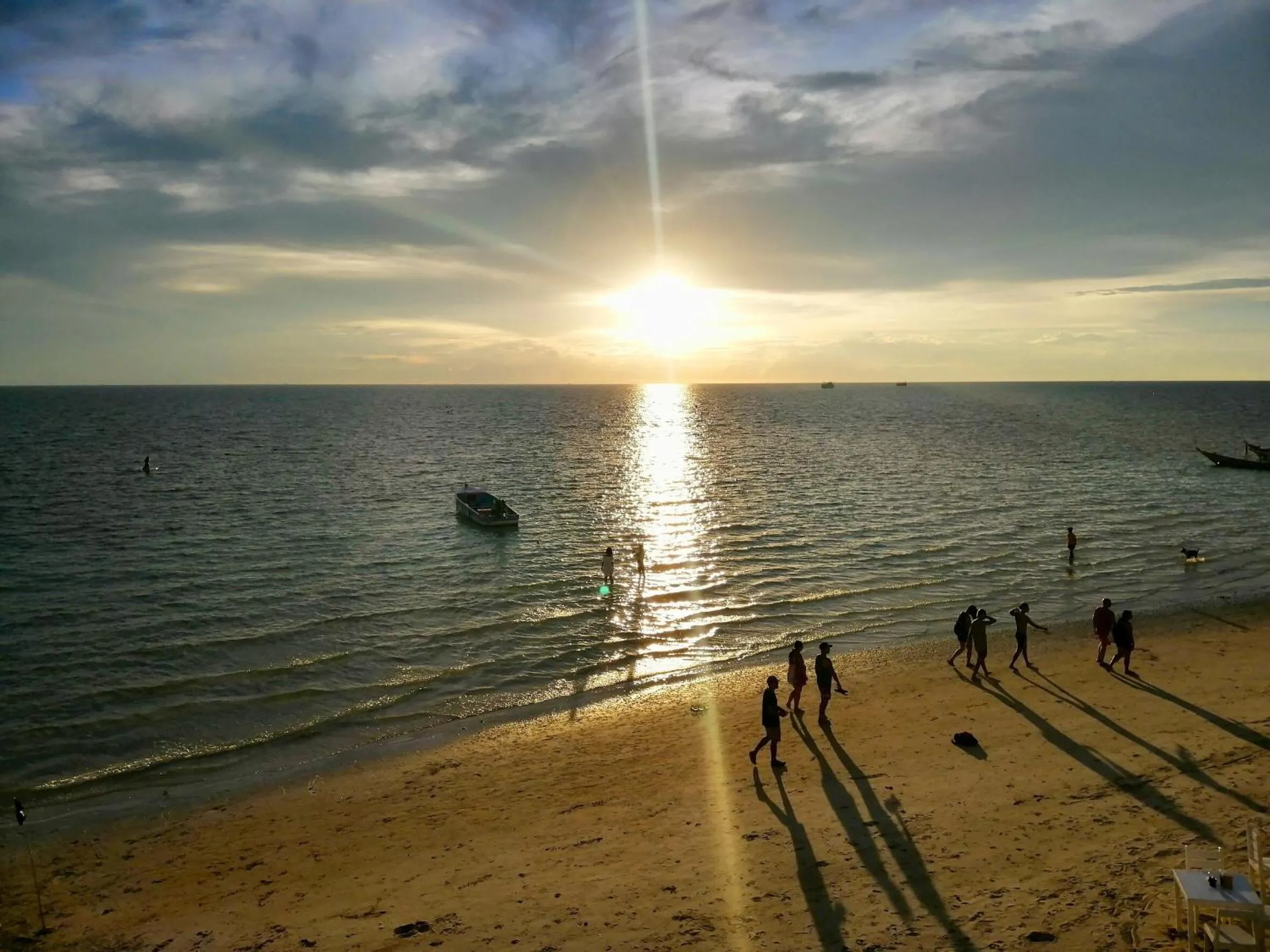 Sunset in Blue Tao Beach Hotel - SHA Plus