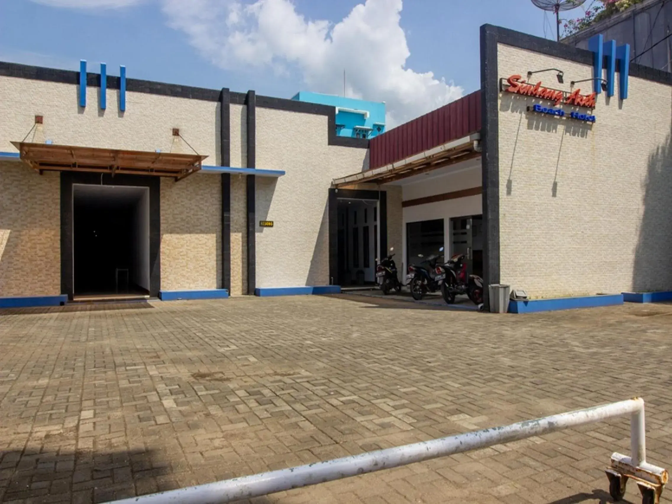 Property building in RedDoorz near Goa Panggung Property building in RedDoorz near Goa Panggung