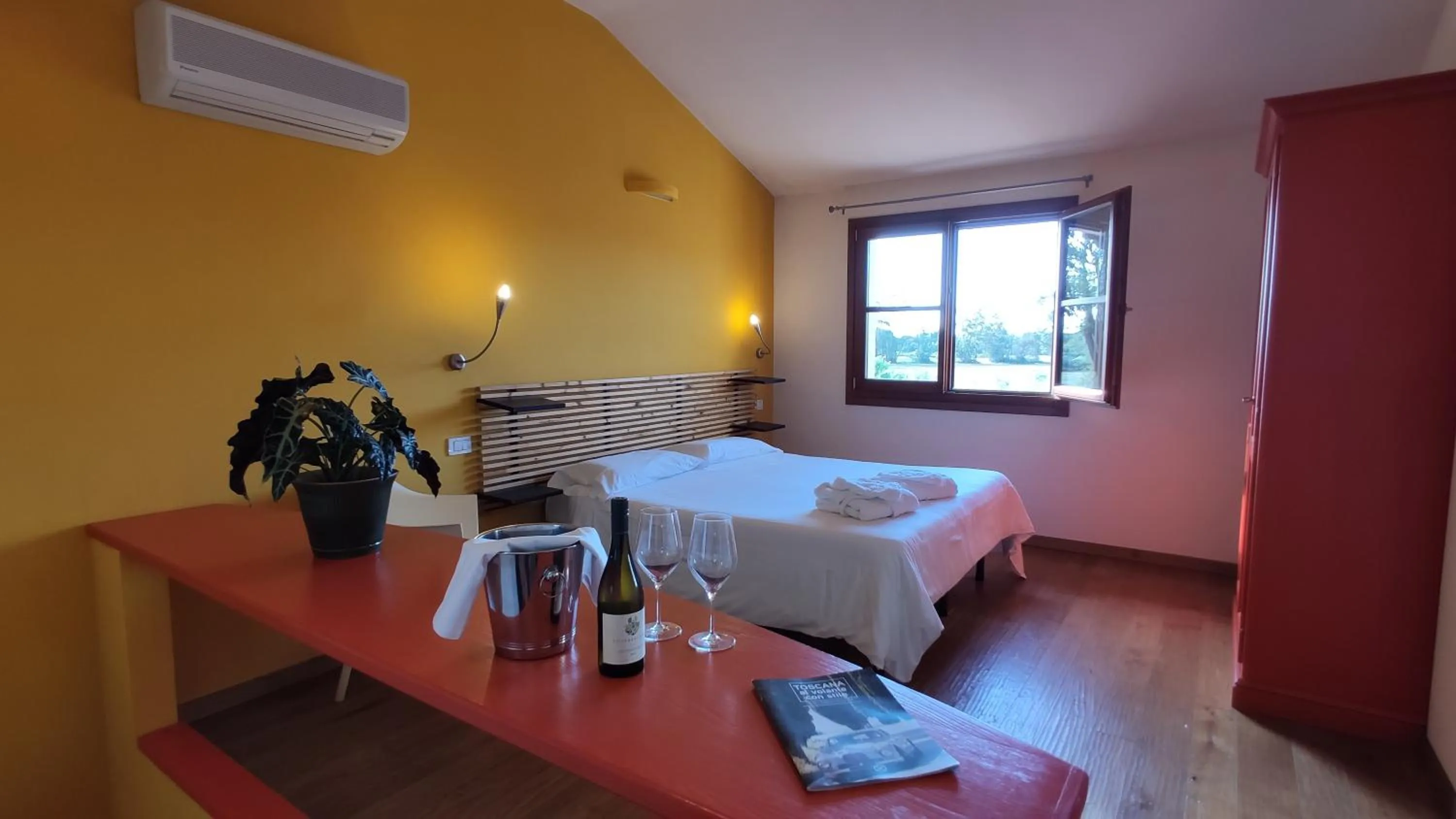 Photo of the whole room, Bed in Hotel La Posta di Torrenova