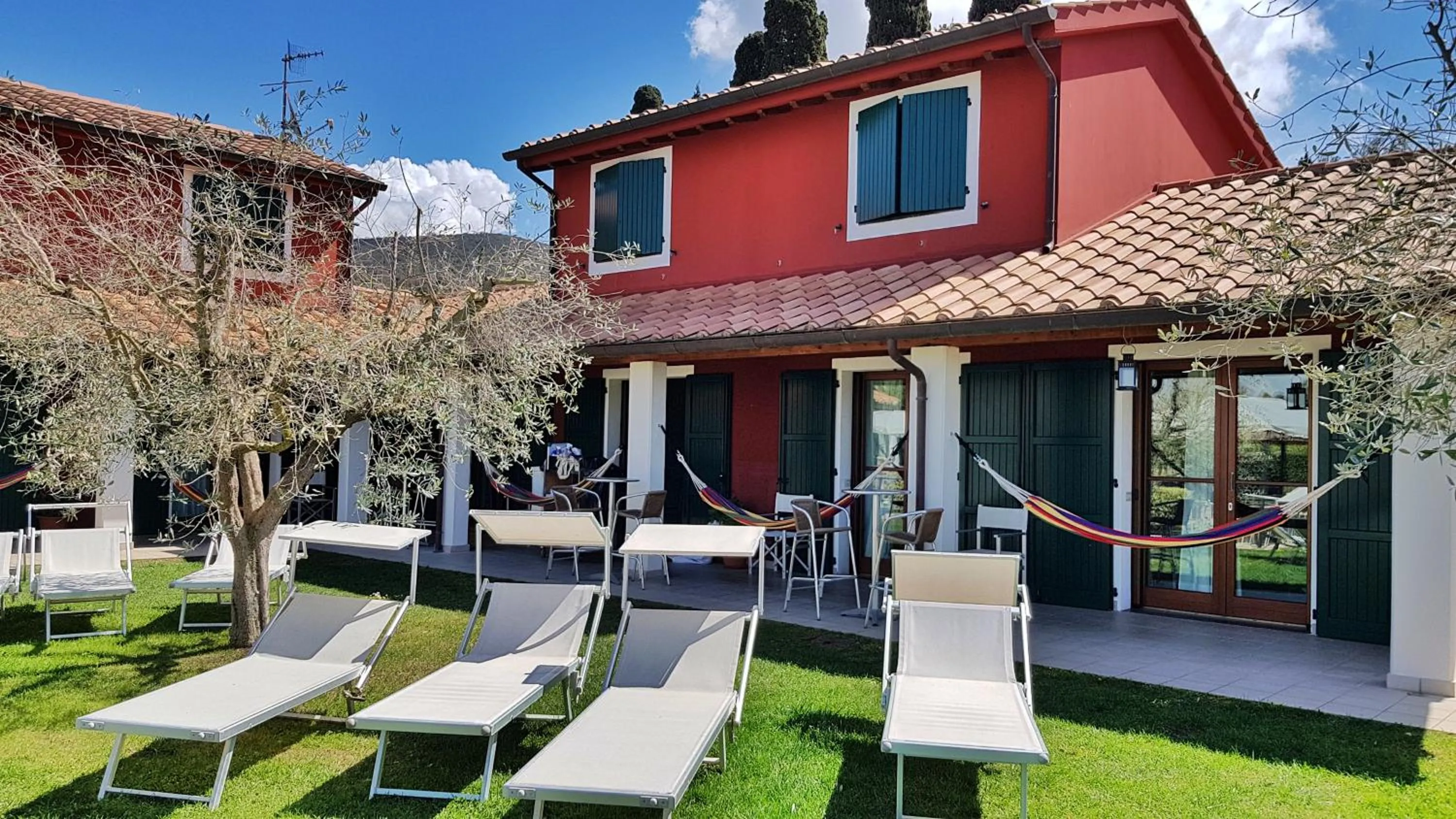 Garden view in Hotel La Posta di Torrenova