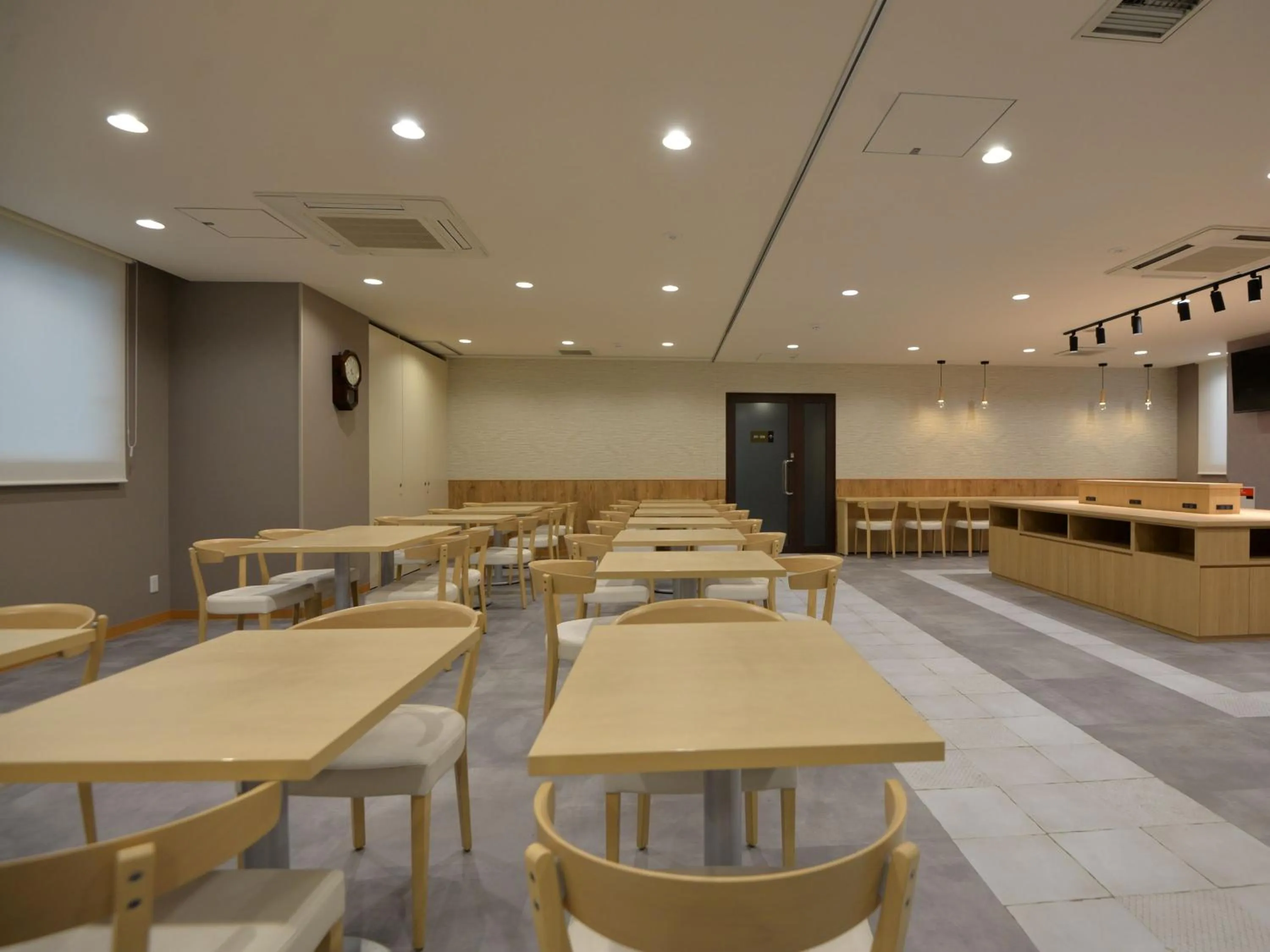 Restaurant/places to eat in APA Hotel Sagamihara Hashimoto Eki Higashi