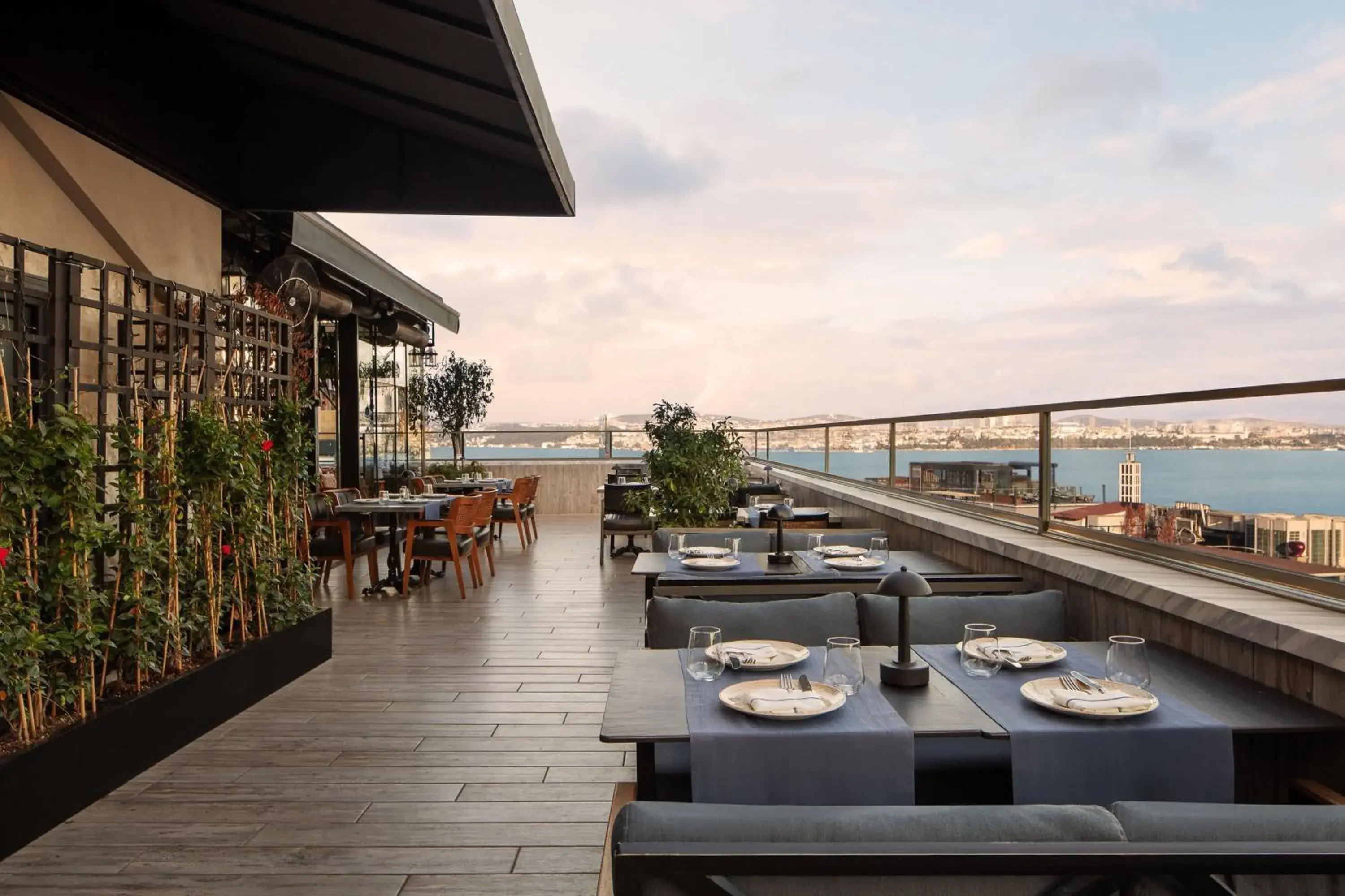 Restaurant/places to eat in DeCamondo Galata, a Tribute Portfolio Hotel Restaurant/places to eat in DeCamondo Galata, a Tribute Portfolio Hotel