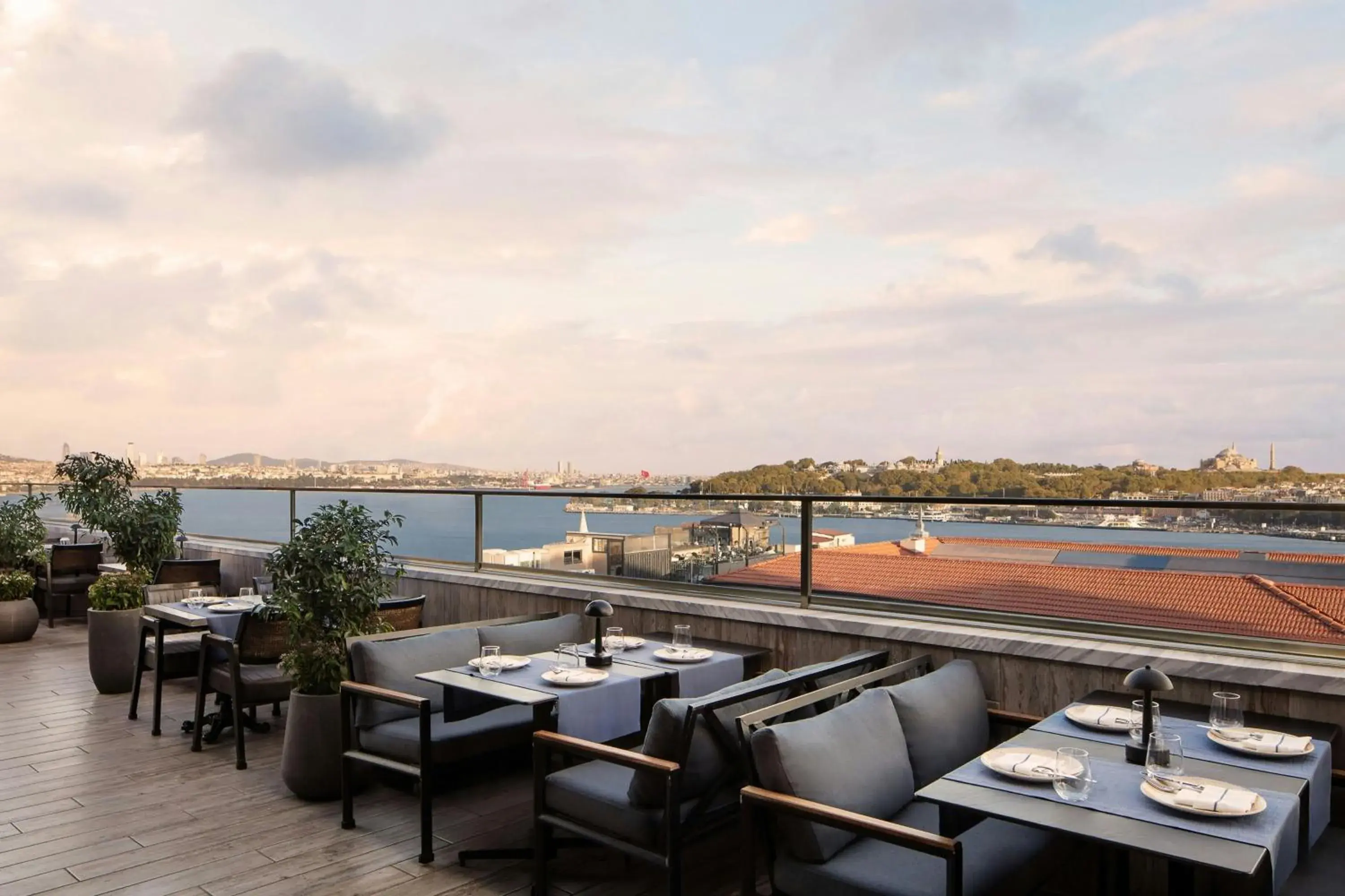 Restaurant/places to eat in DeCamondo Galata, a Tribute Portfolio Hotel Restaurant/places to eat in DeCamondo Galata, a Tribute Portfolio Hotel