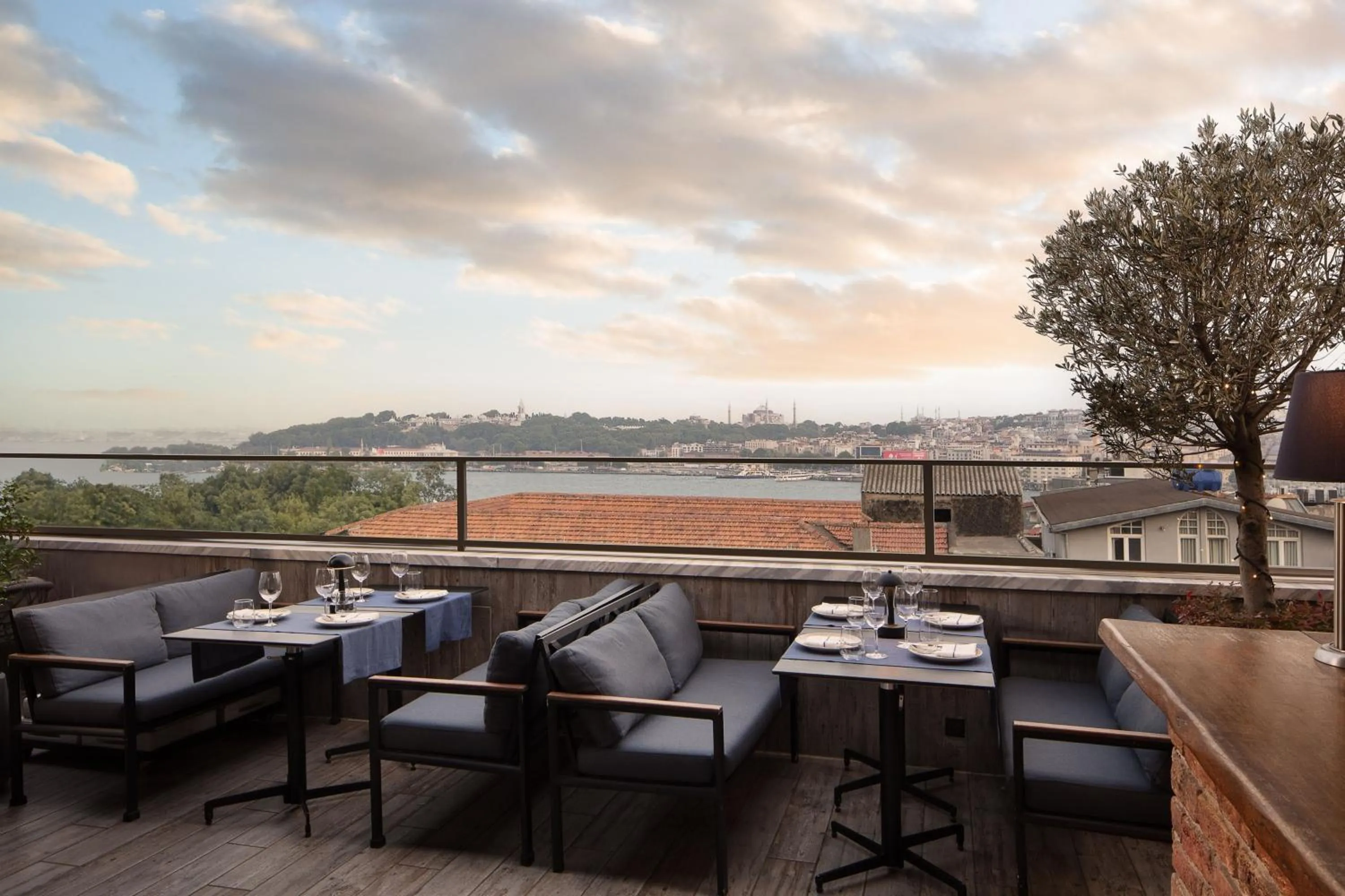 Restaurant/places to eat in DeCamondo Galata, a Tribute Portfolio Hotel