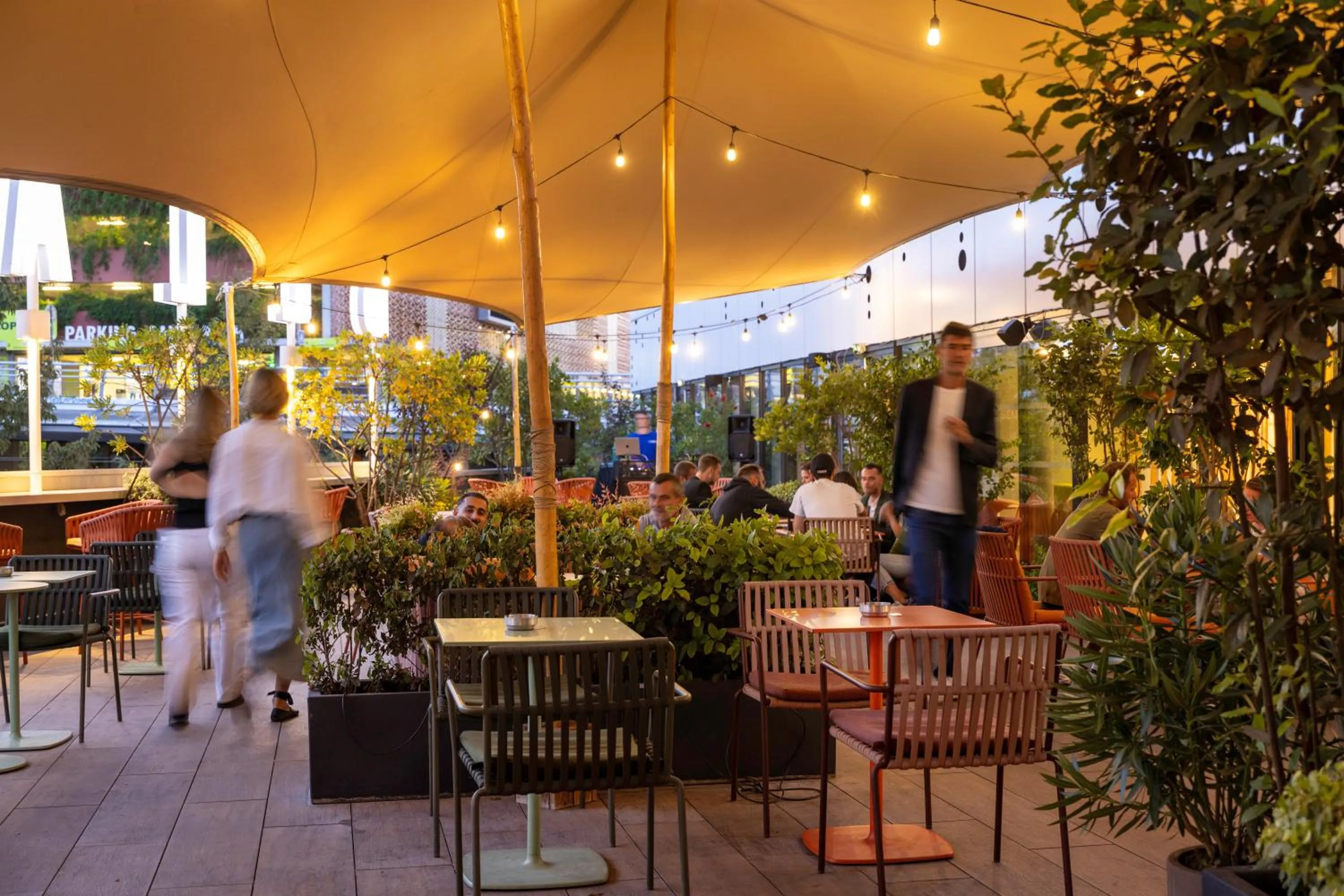 Patio in Hotel Campanile Montpellier Centre St Roch
