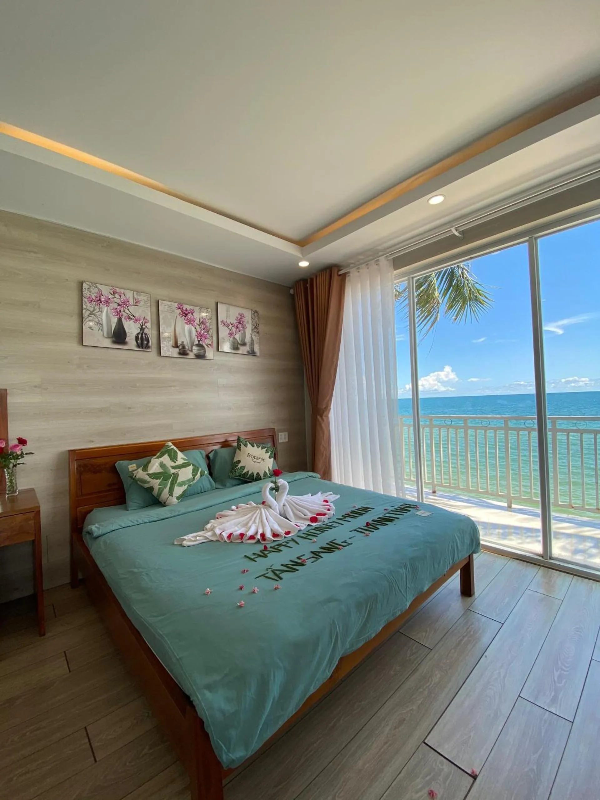 Bed in CHILL HOUSE by the beach