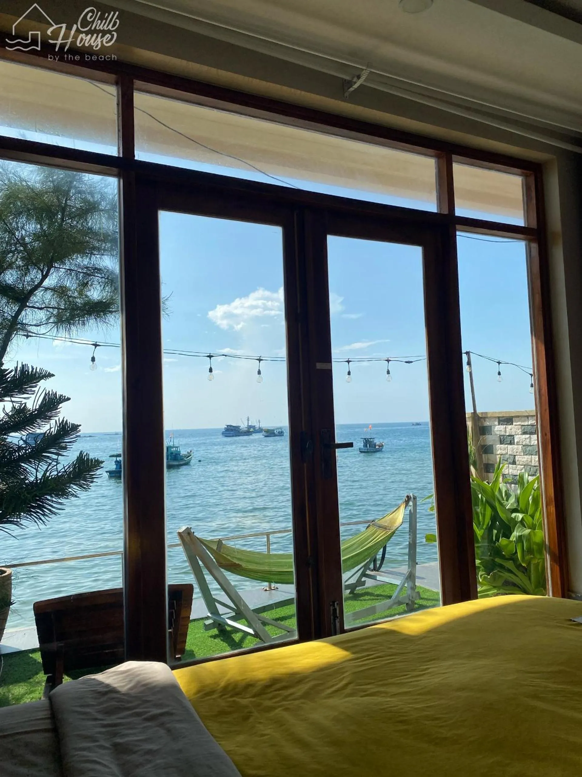 Sea view in CHILL HOUSE by the beach