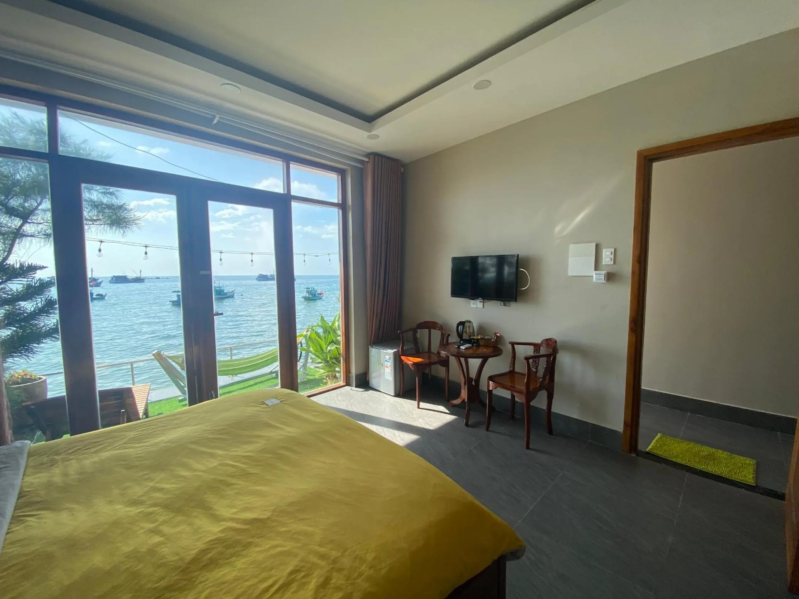 TV and multimedia in CHILL HOUSE by the beach