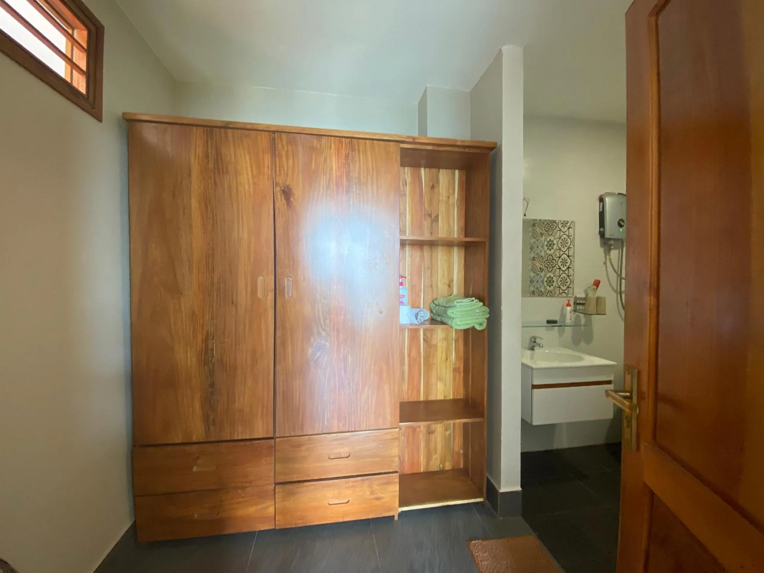 Photo of the whole room in CHILL HOUSE by the beach