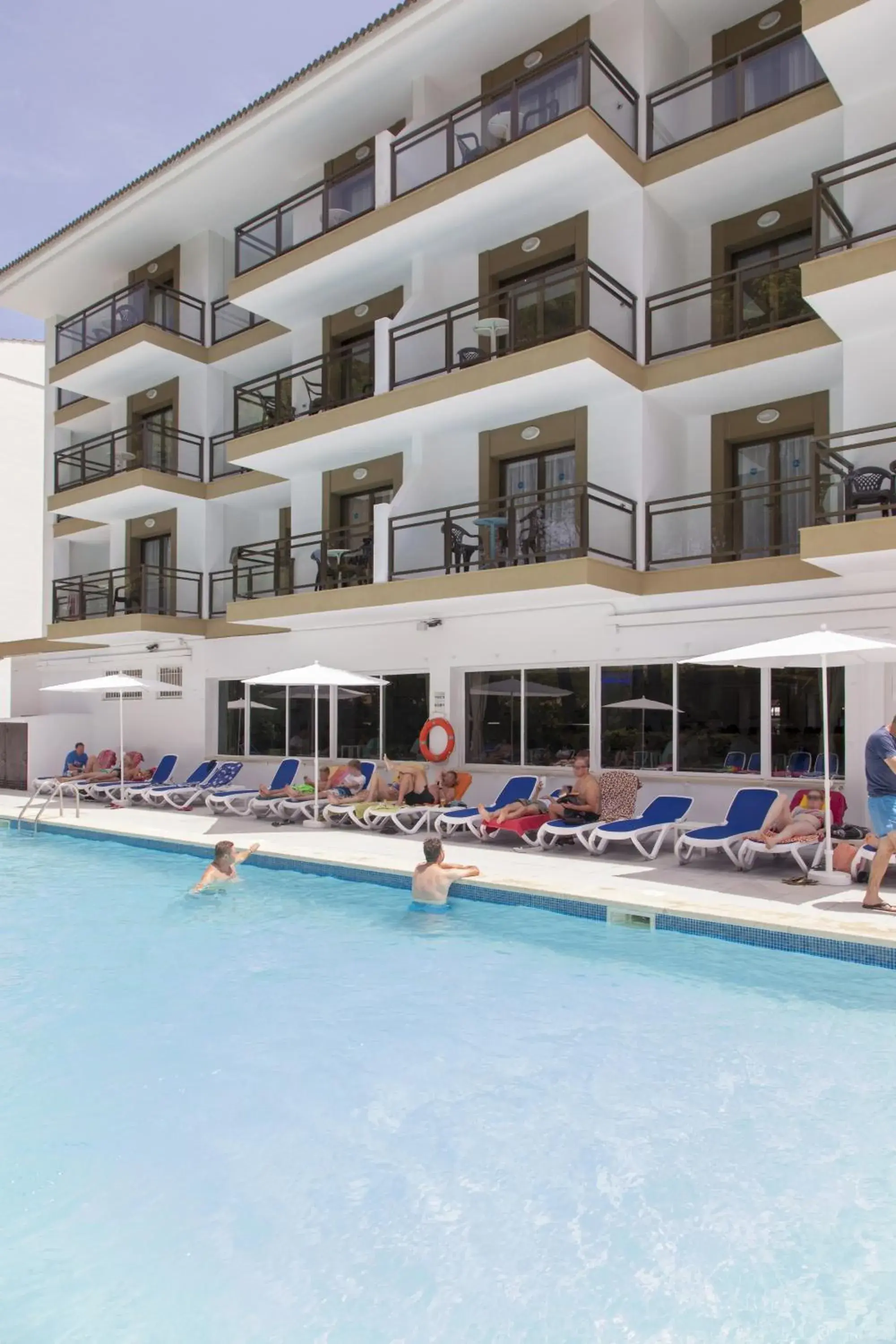 Swimming pool in Guya Wave Hotel Swimming pool in Guya Wave Hotel