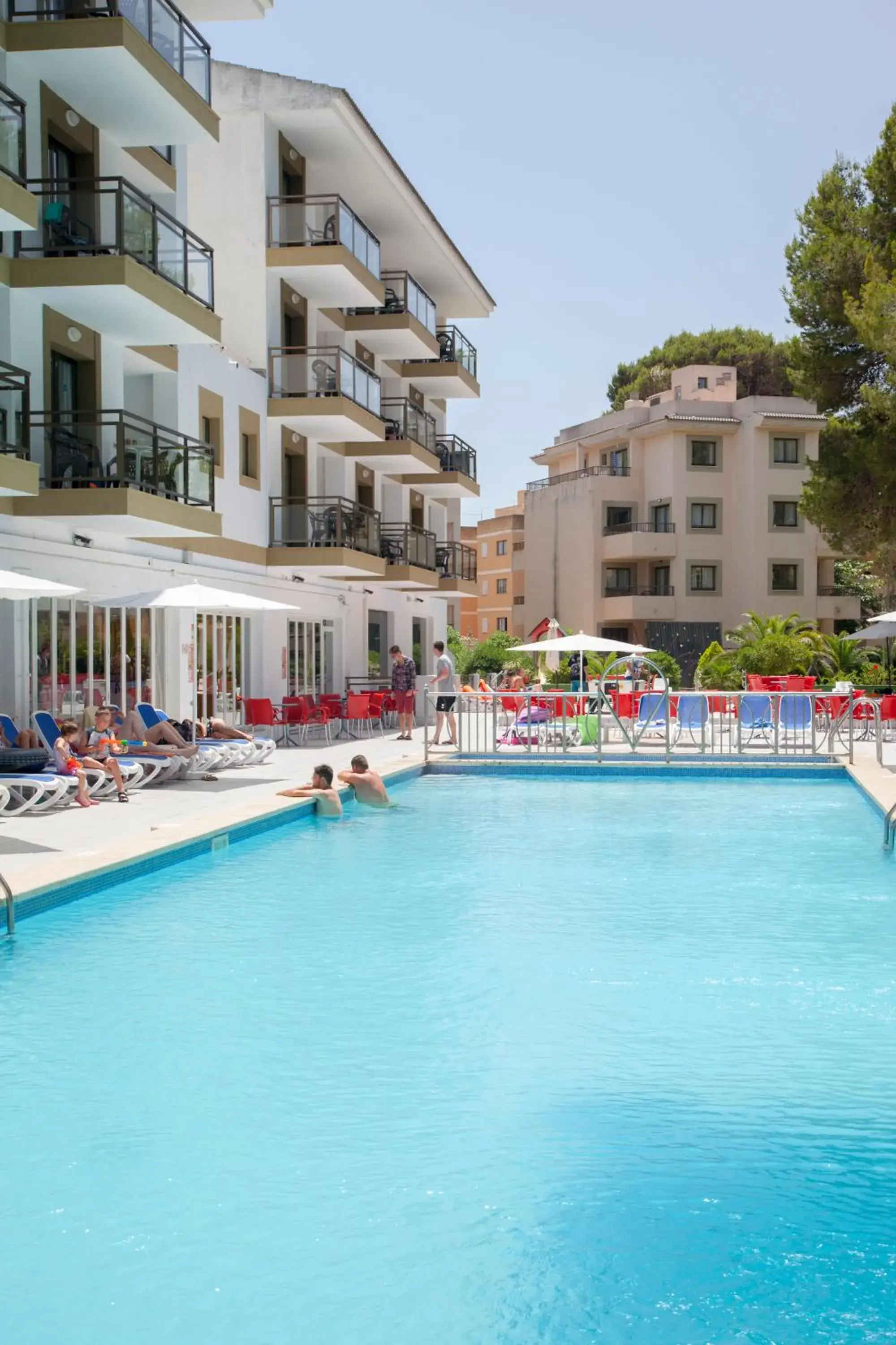 Swimming pool in Guya Wave Hotel Swimming pool in Guya Wave Hotel