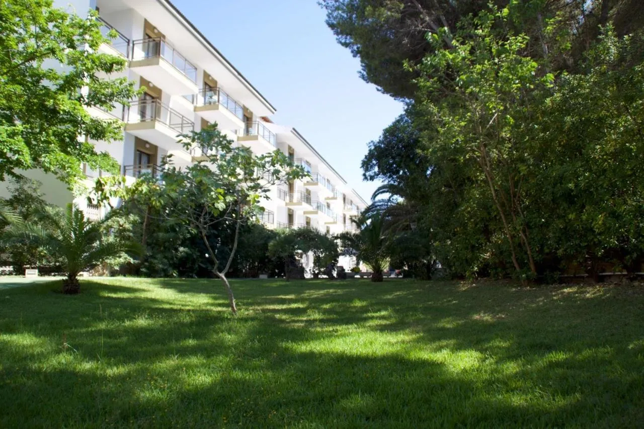 Garden in Guya Wave Hotel