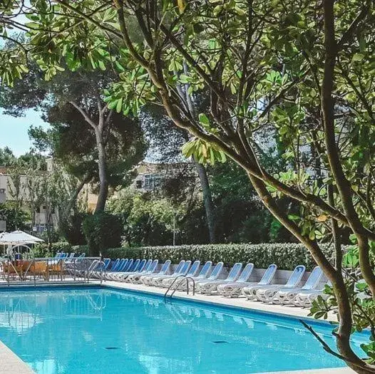 Swimming pool in Guya Wave Hotel Swimming pool in Guya Wave Hotel