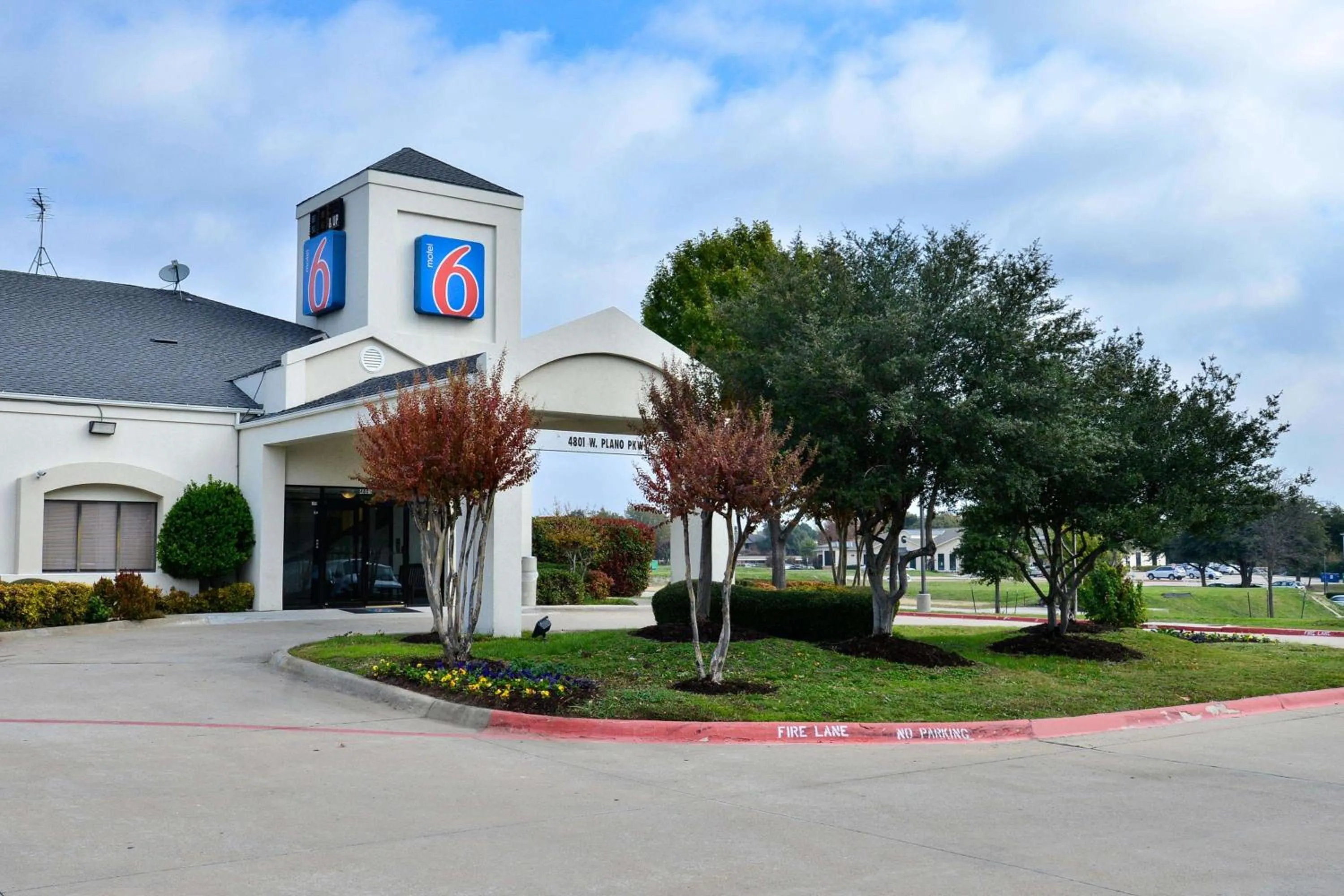 Property building in Motel 6-Plano, TX - West - Frisco