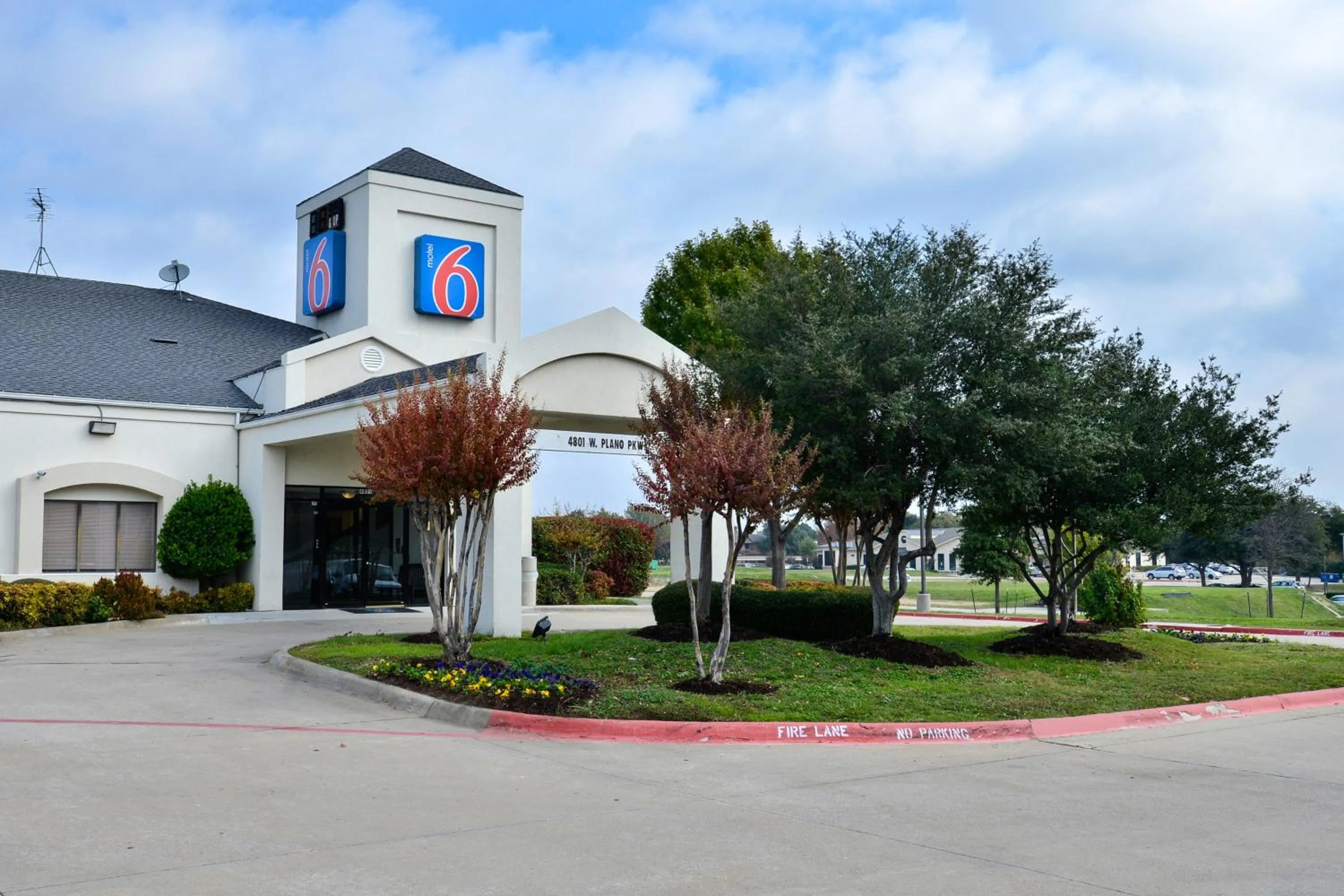 Property building in Motel 6-Plano, TX - West - Frisco