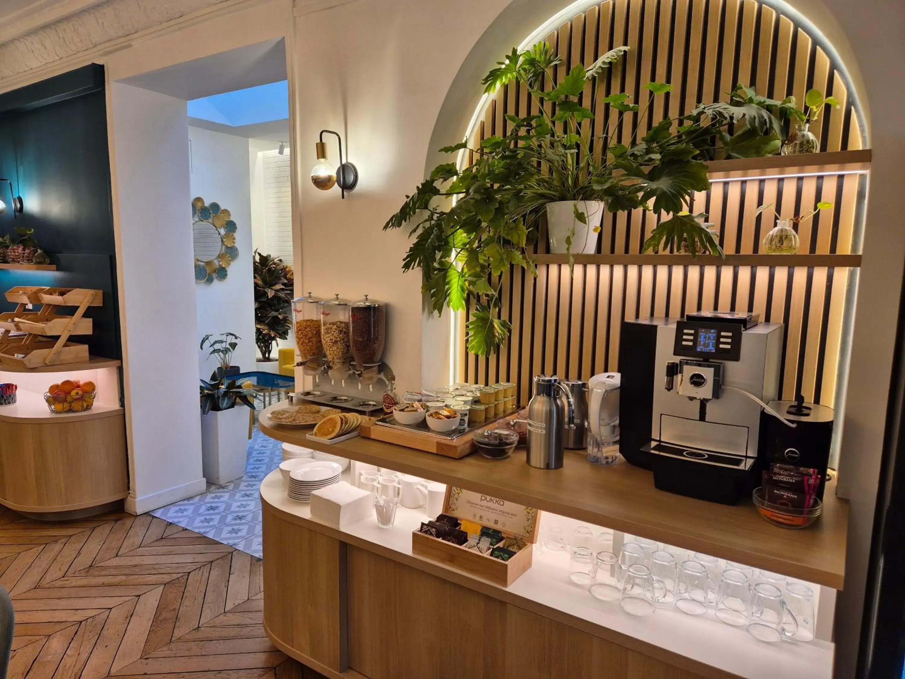 Breakfast in Hôtel Océanic - Grands Magasins Breakfast in Hôtel Océanic - Grands Magasins