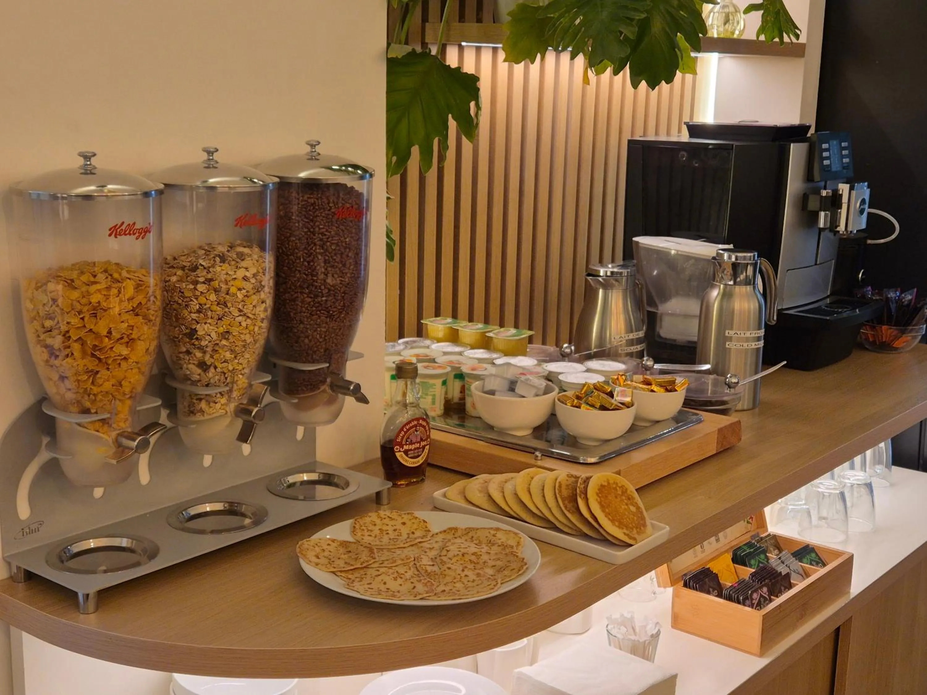 Breakfast in Hôtel Océanic - Grands Magasins