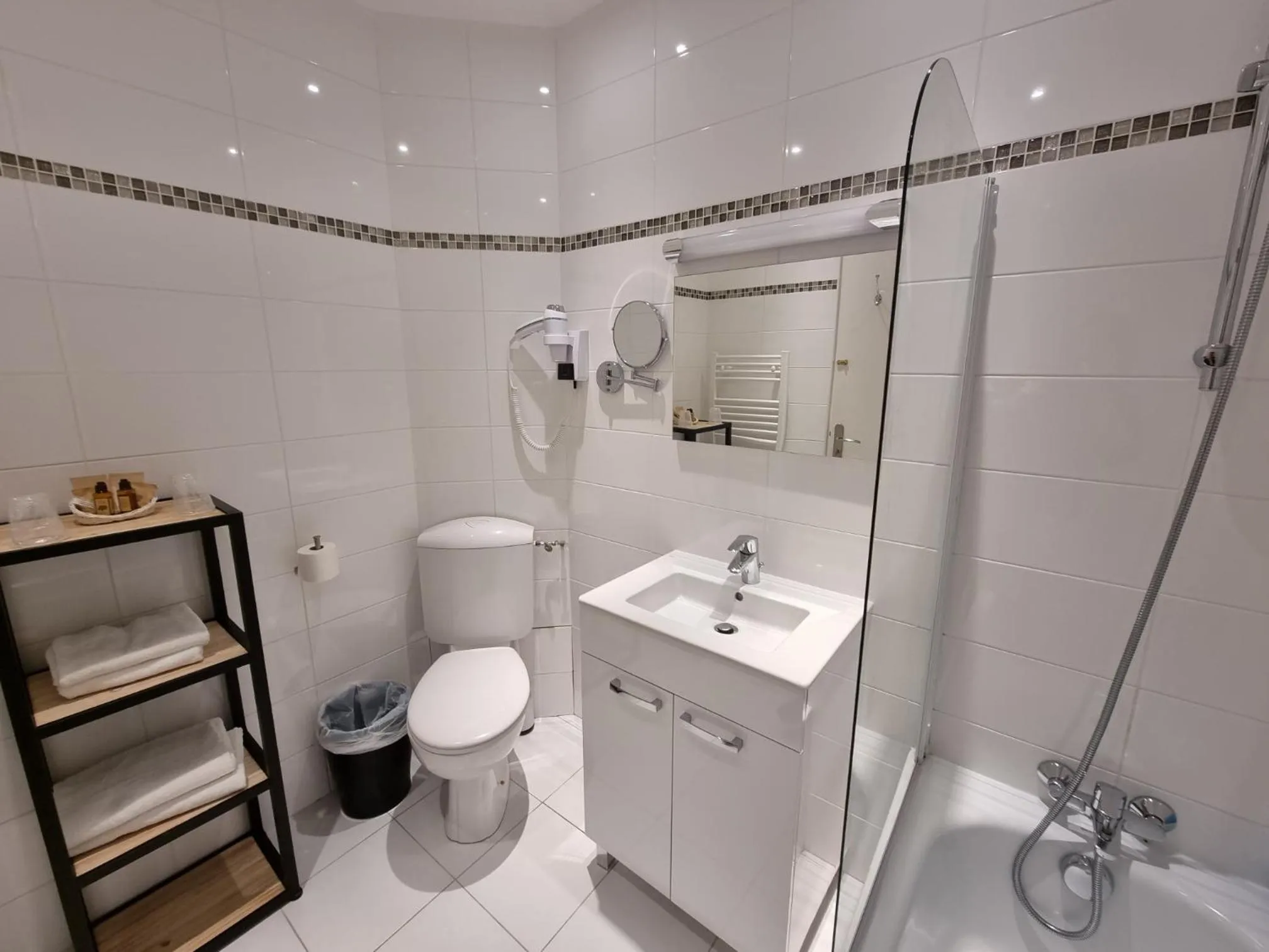 Bathroom in Hôtel Océanic - Grands Magasins