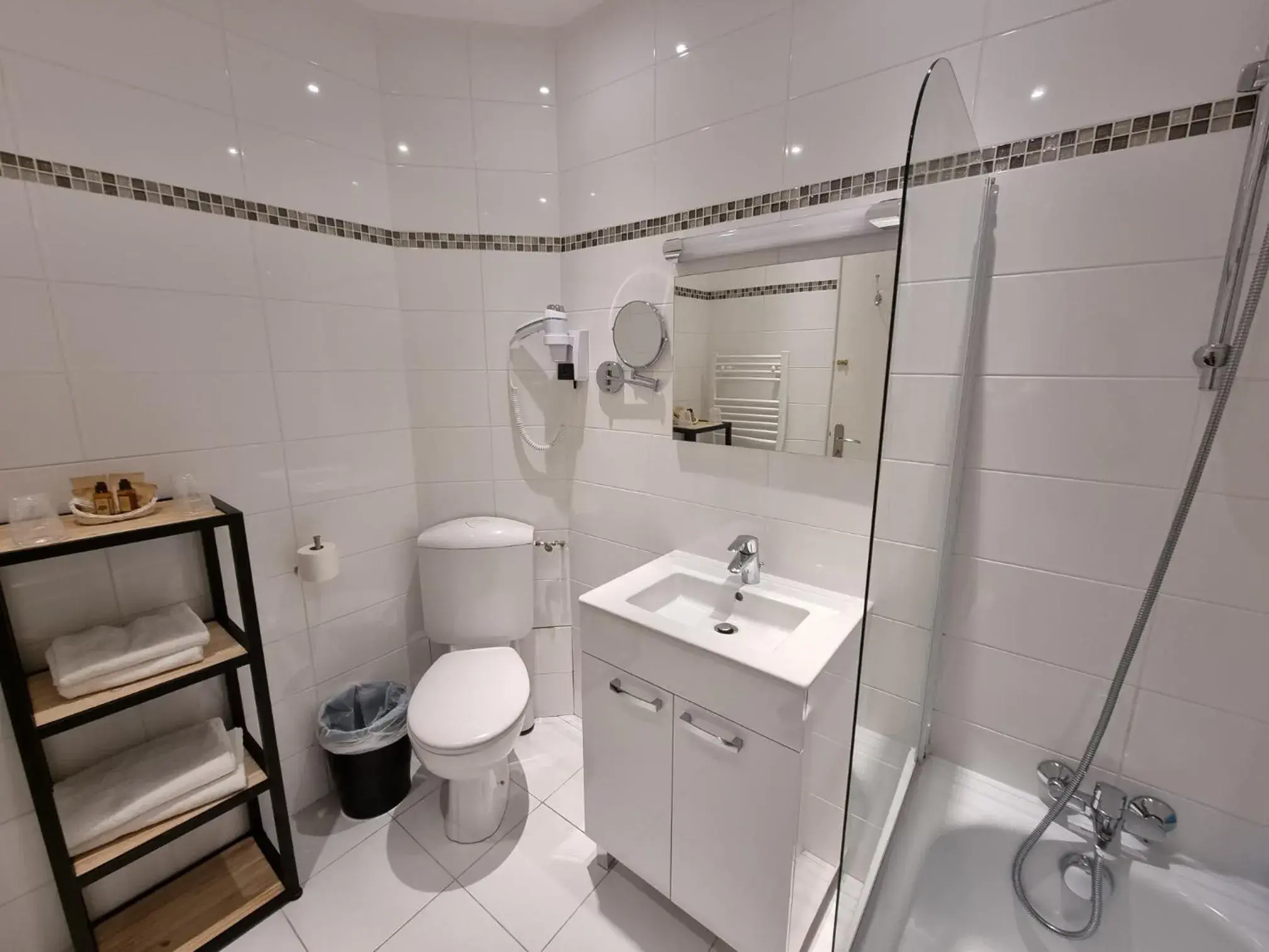 Bathroom in Hôtel Océanic - Grands Magasins Bathroom in Hôtel Océanic - Grands Magasins