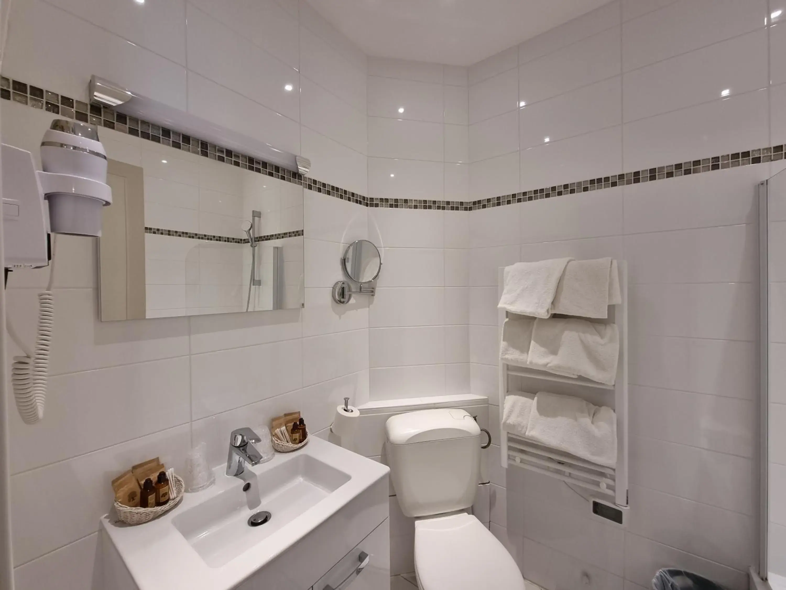 Bathroom in Hôtel Océanic - Grands Magasins Bathroom in Hôtel Océanic - Grands Magasins