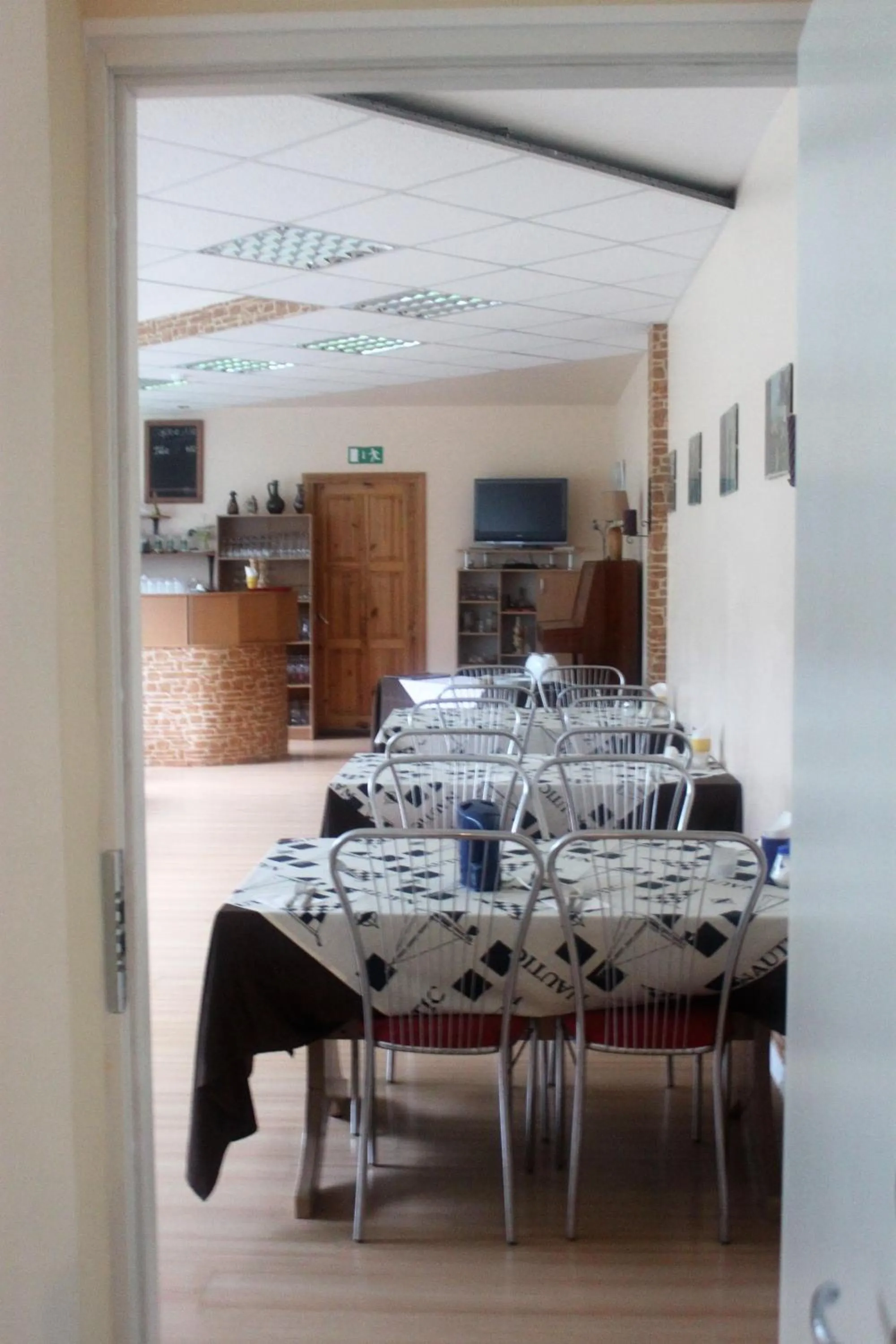 Restaurant/places to eat in Laine guesthouse
