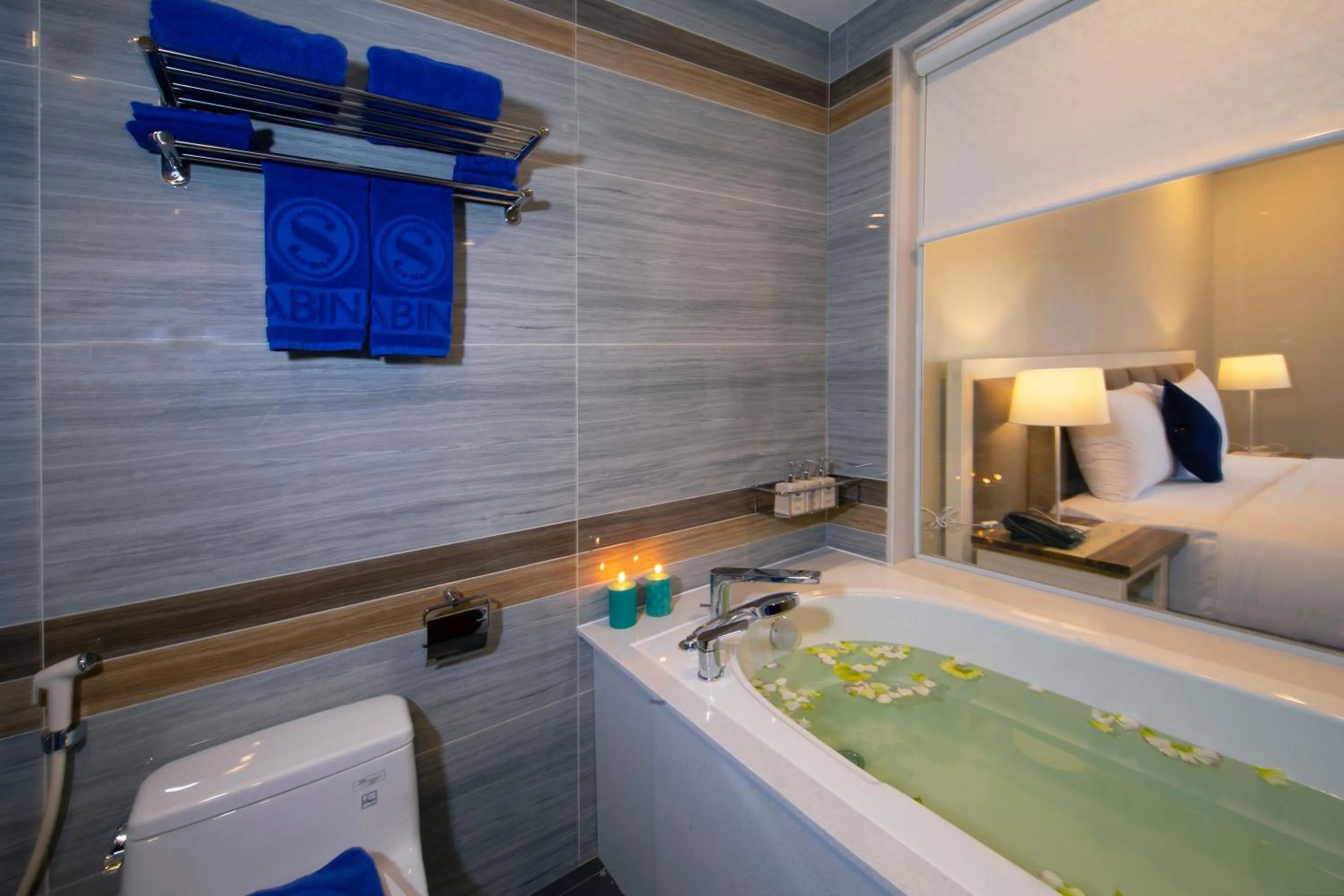 Bathroom, Bed in Sabina Boutique Hotel 2