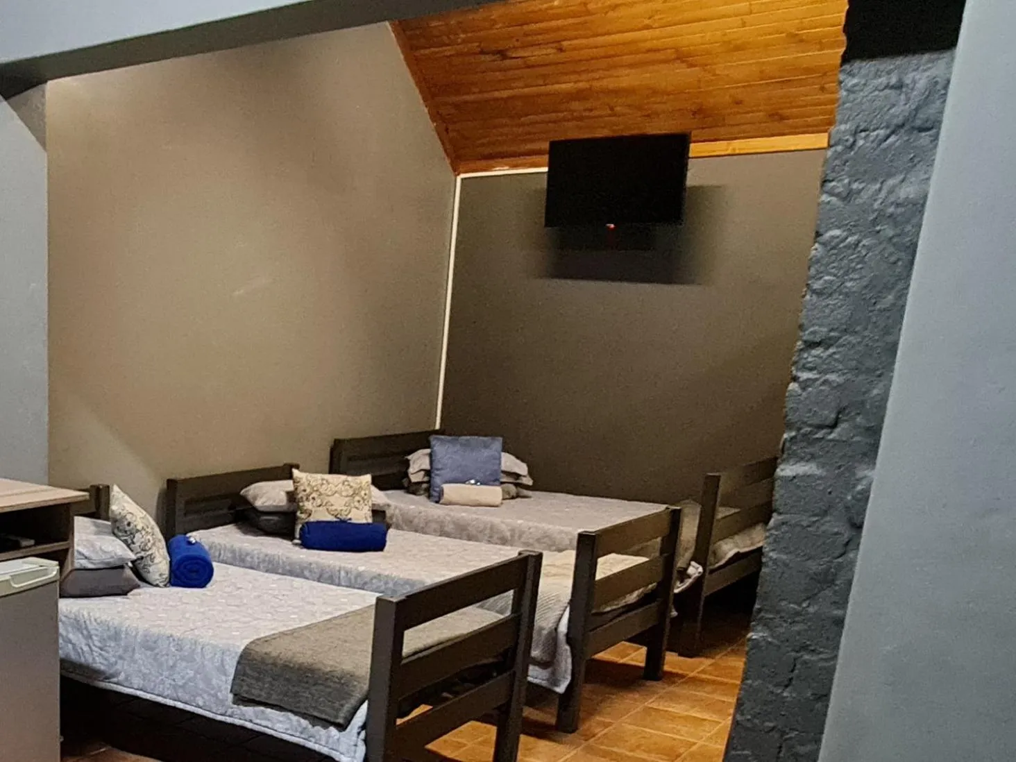 TV and multimedia in Sleepover @194