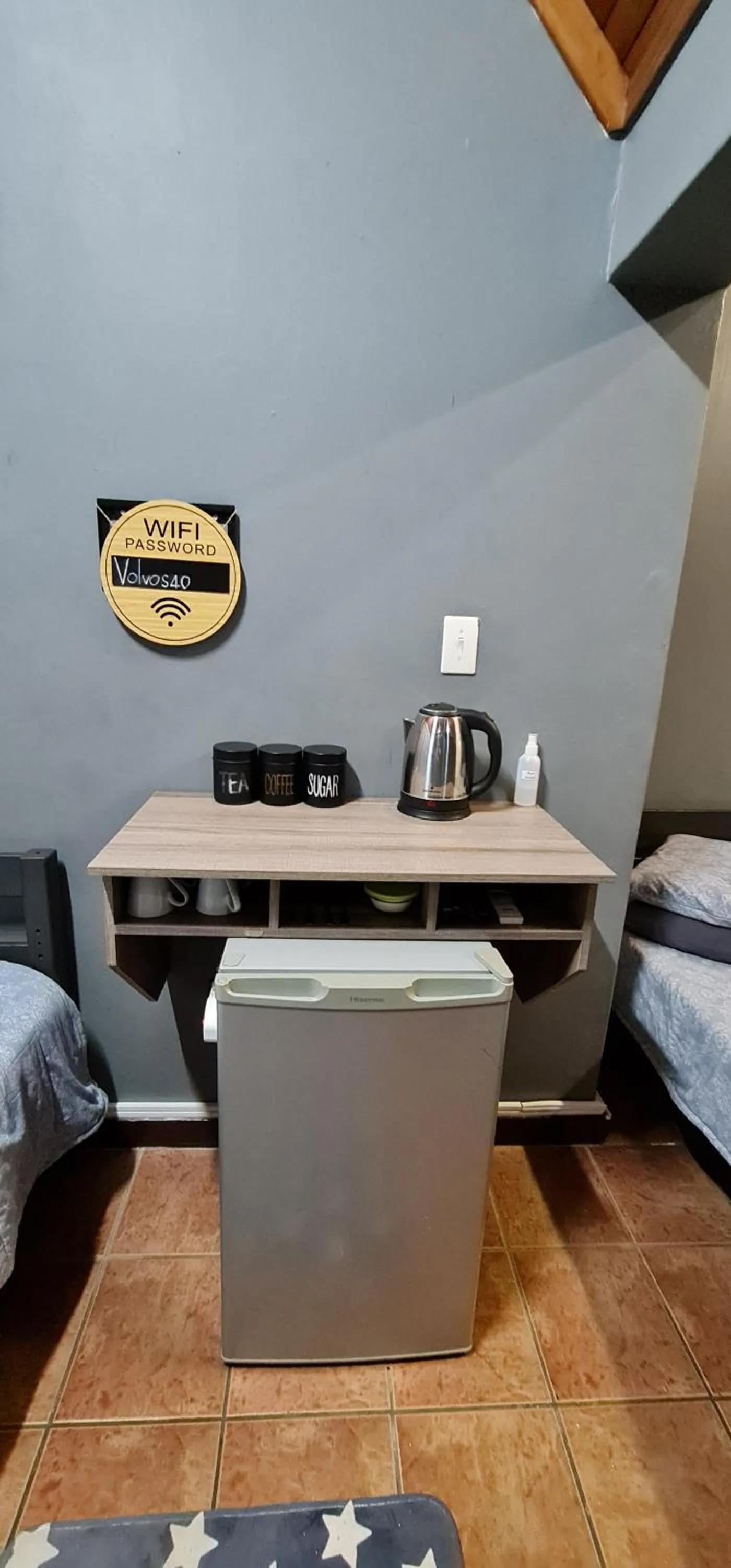 Coffee/tea facilities in Sleepover @194