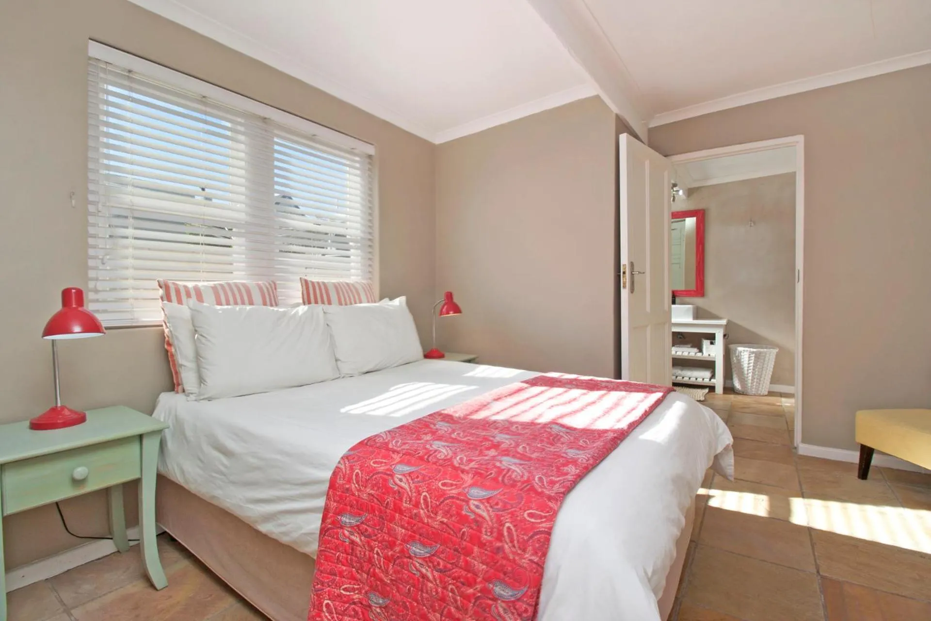 Bedroom, Bed in Fin Whale Beach House