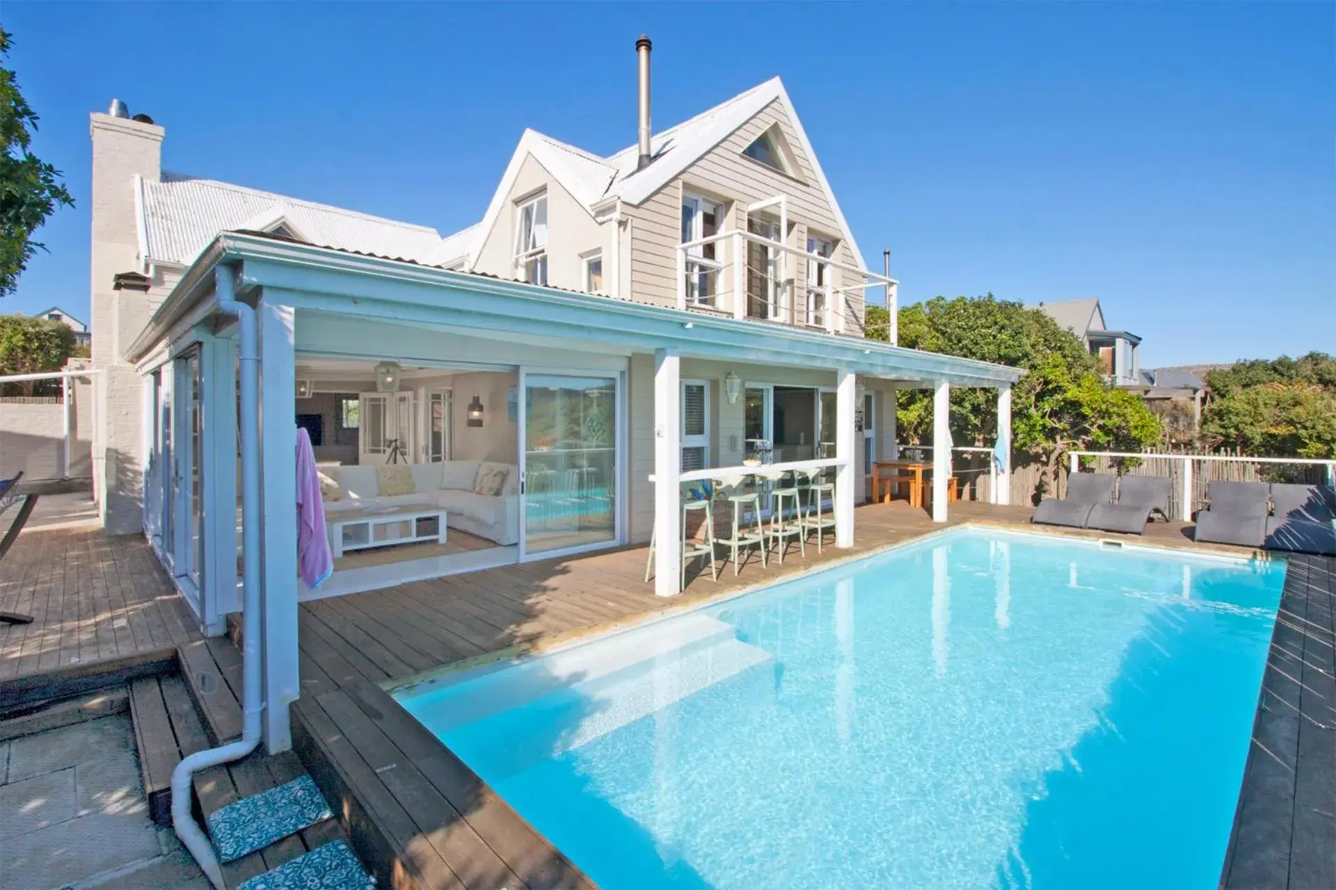 Fin Whale Beach House Fin Whale Beach House