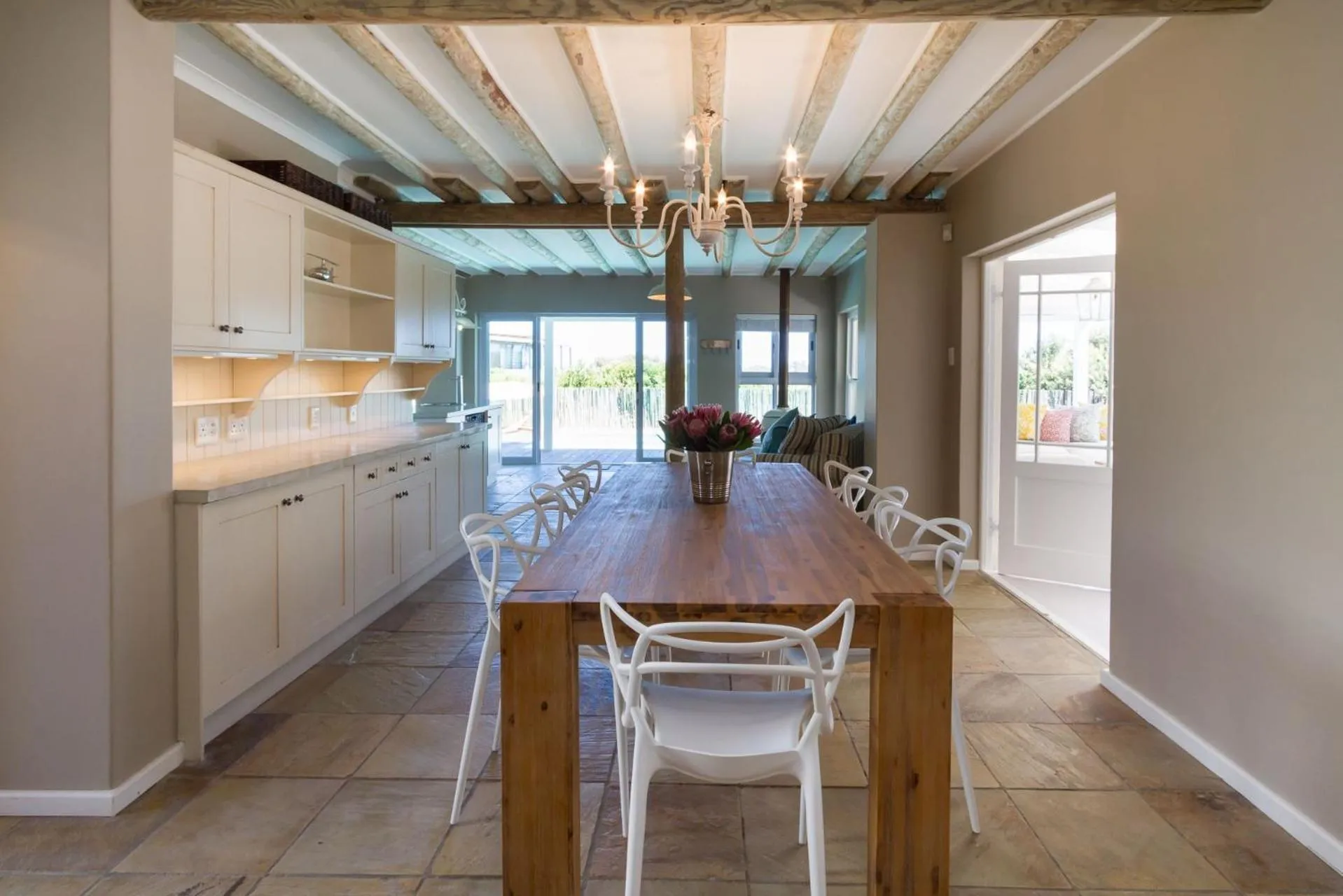 Kitchen or kitchenette in Fin Whale Beach House