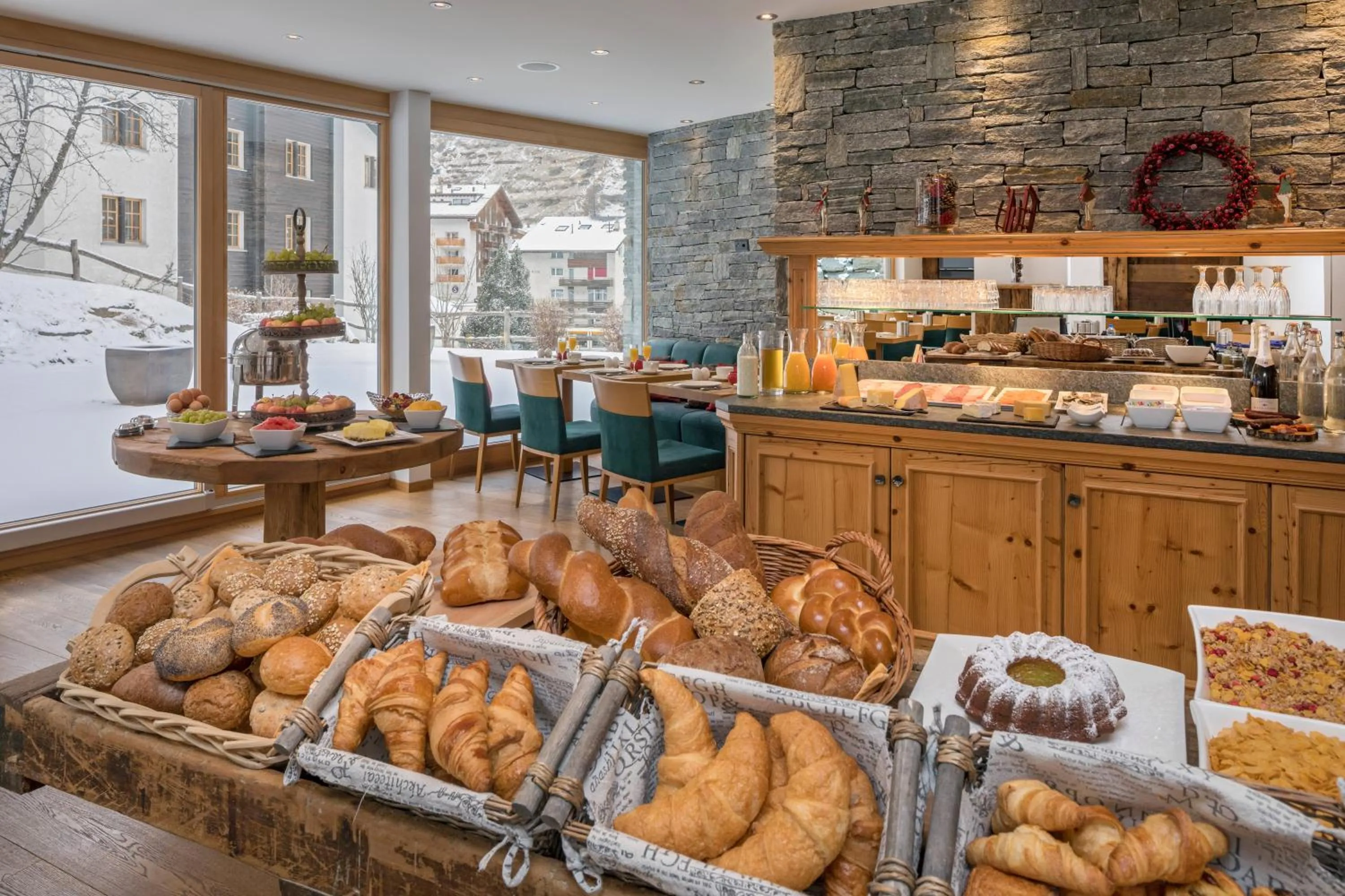 Buffet breakfast in Hotel Phoenix