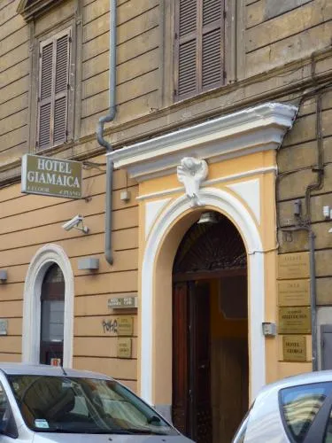 Hotel Giamaica for Girls & Ladies Only