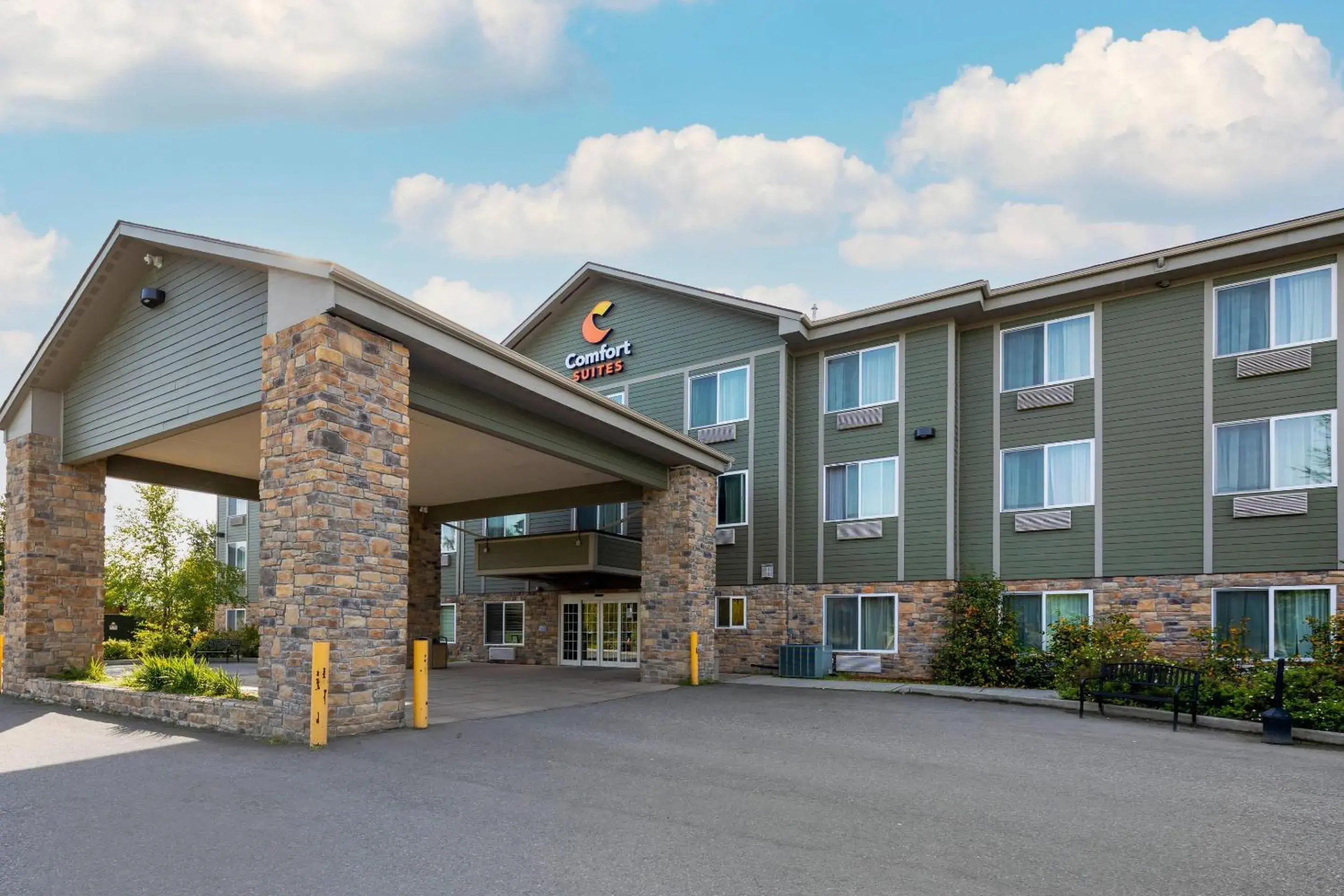 Property building in Comfort Suites Anchorage International Airport Property building in Comfort Suites Anchorage International Airport