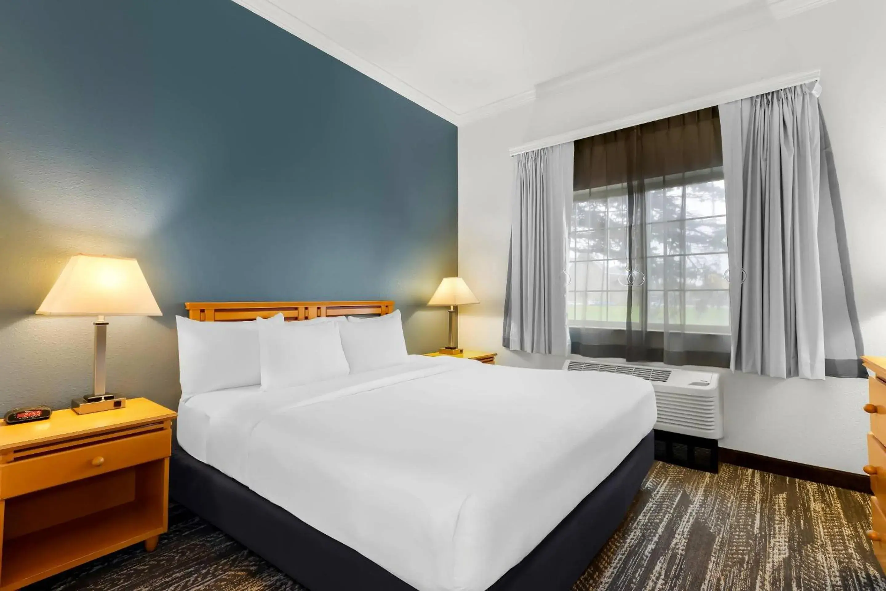 Bedroom, Bed in Clarion Suites Anchorage Downtown Bedroom, Bed in Clarion Suites Anchorage Downtown