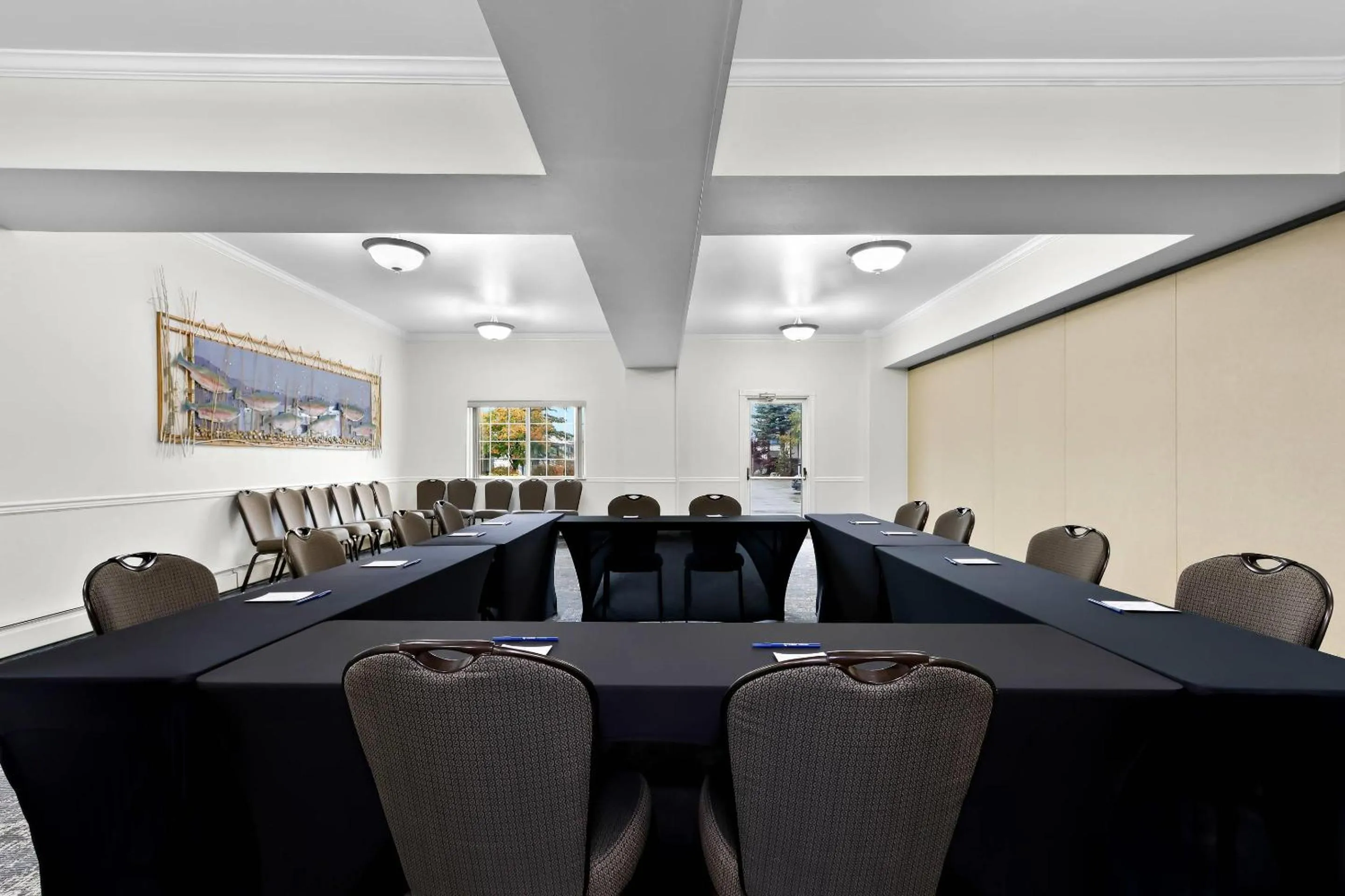 Meeting/conference room in Clarion Suites Anchorage Downtown