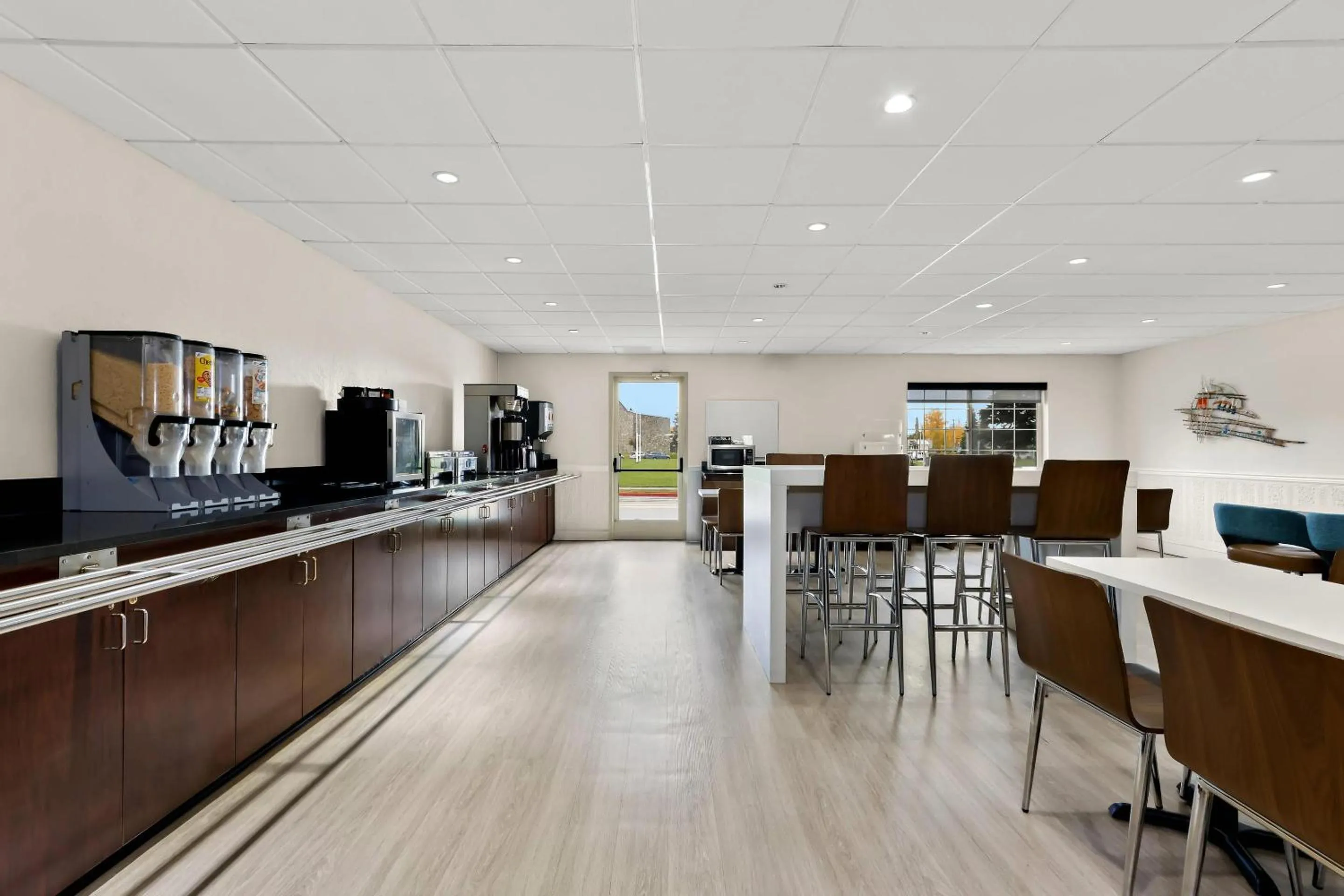 Breakfast in Clarion Suites Anchorage Downtown