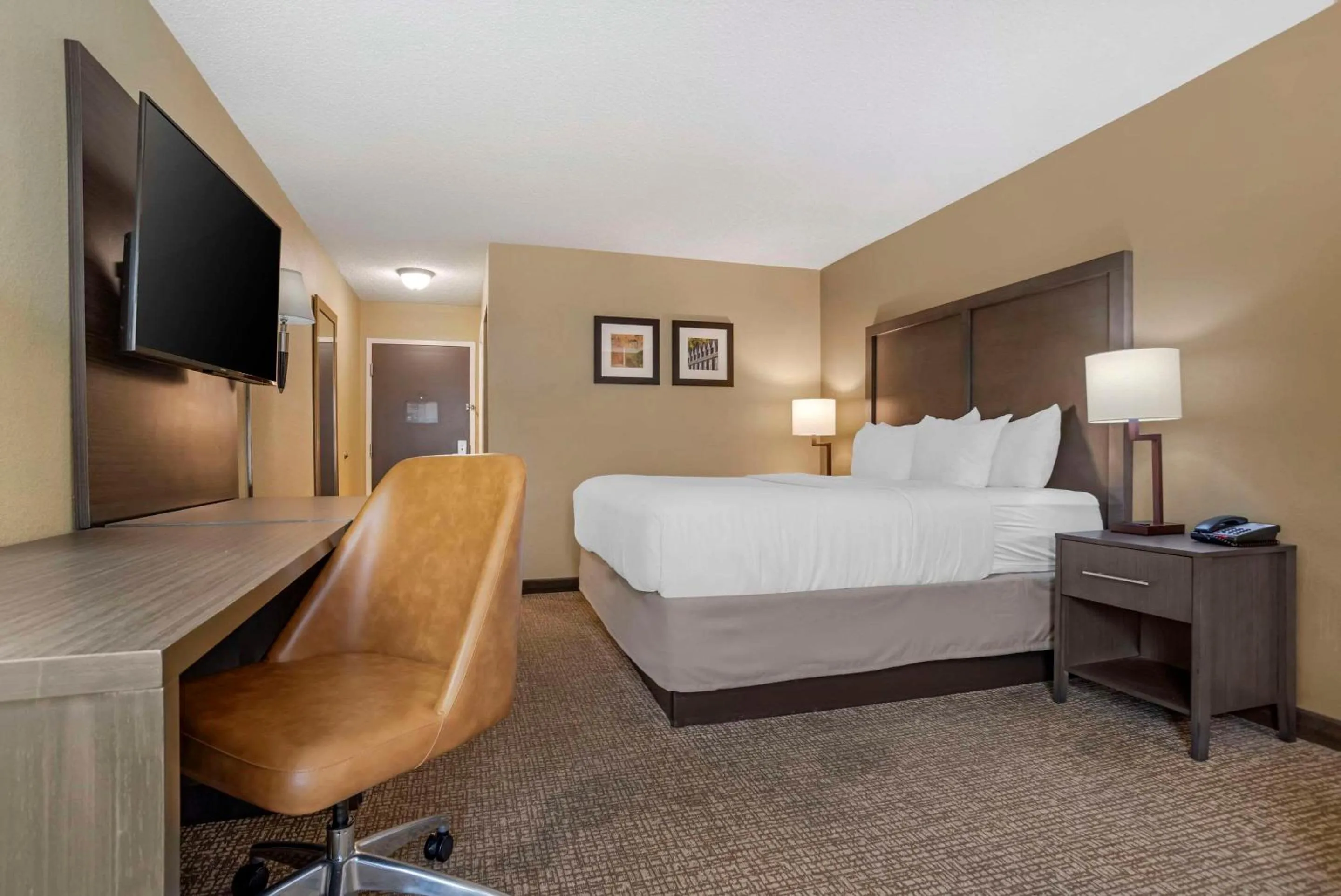 Bedroom, Bed in Comfort Inn Opelika - Auburn