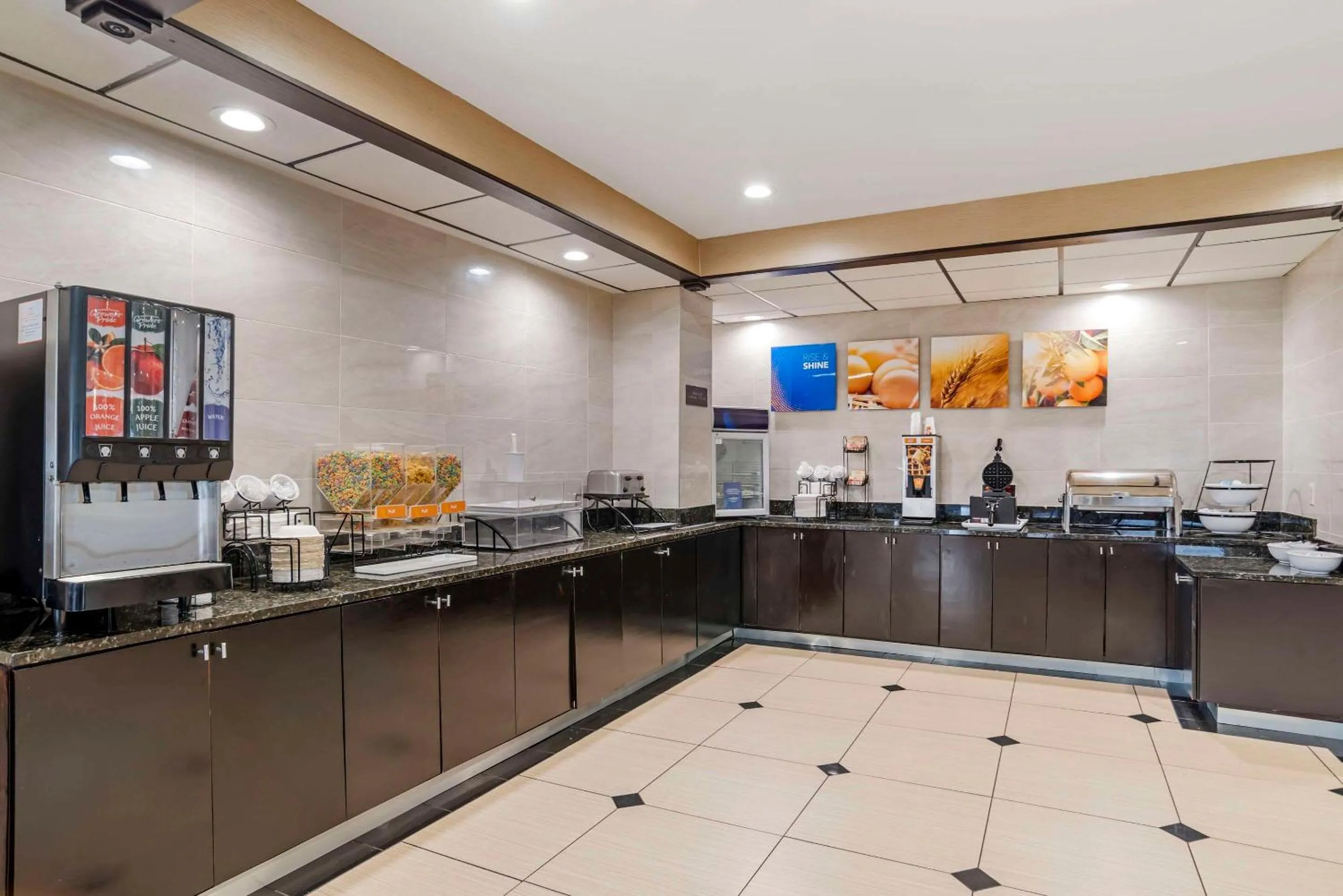 Breakfast in Comfort Inn Opelika - Auburn