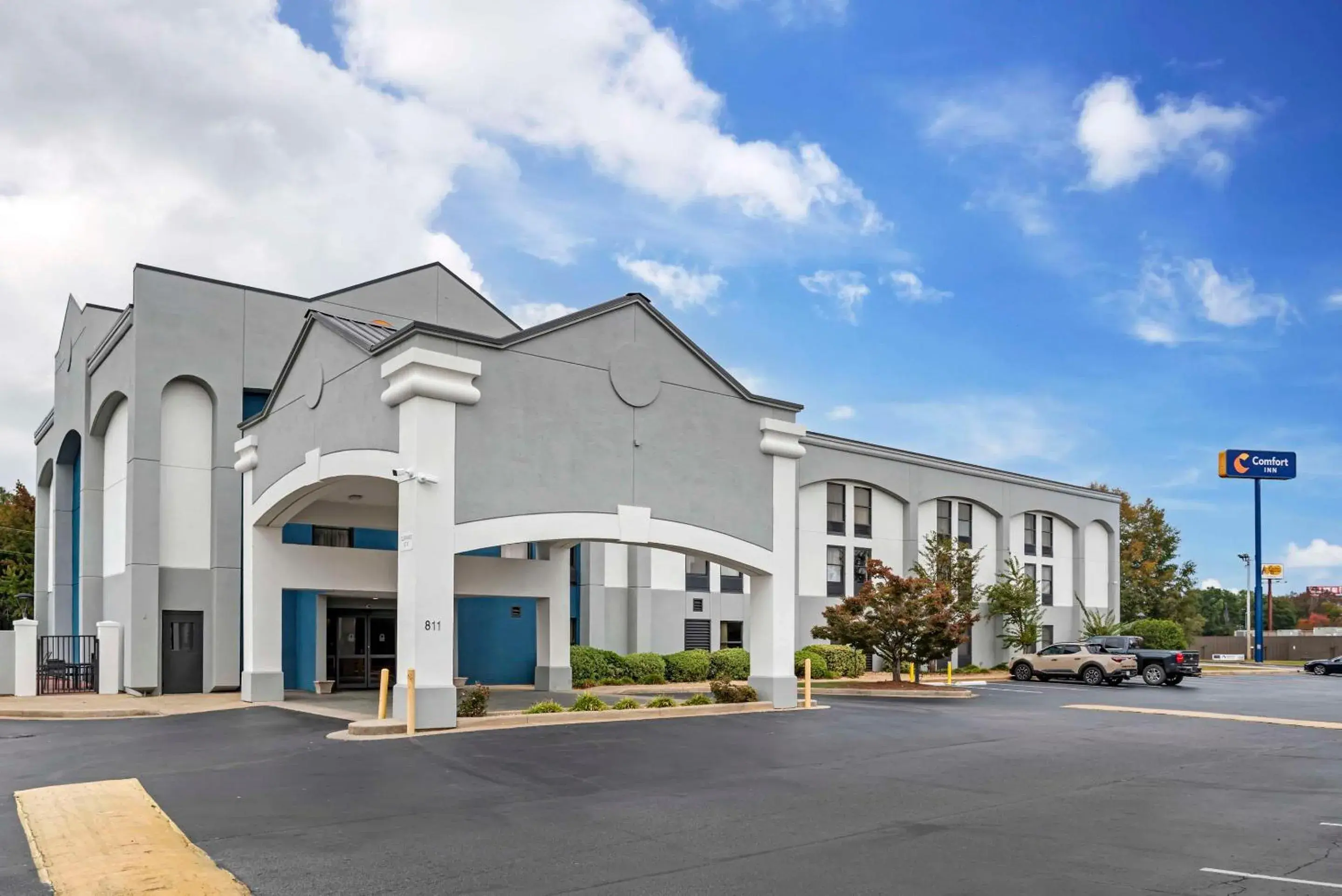 Property building in Comfort Inn Opelika - Auburn Property building in Comfort Inn Opelika - Auburn