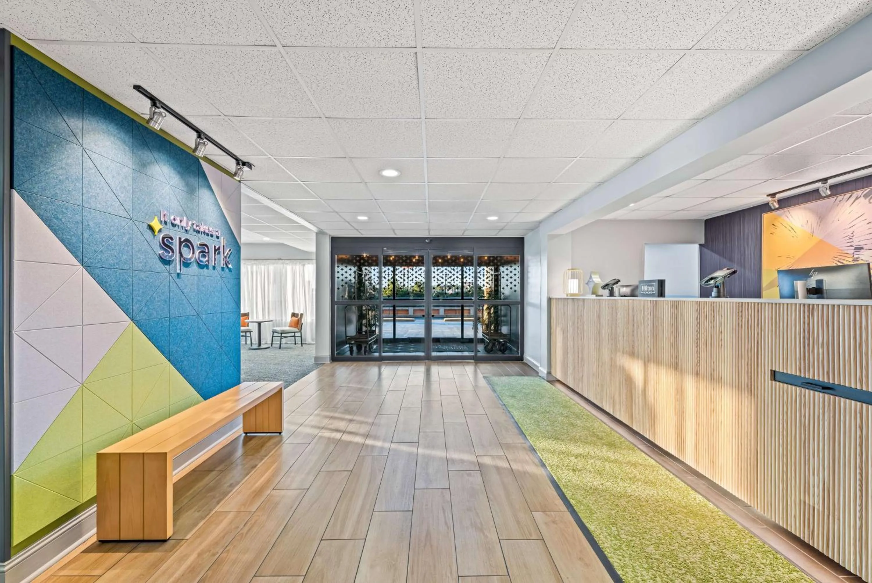 Lobby or reception in Spark by Hilton Tuscaloosa University