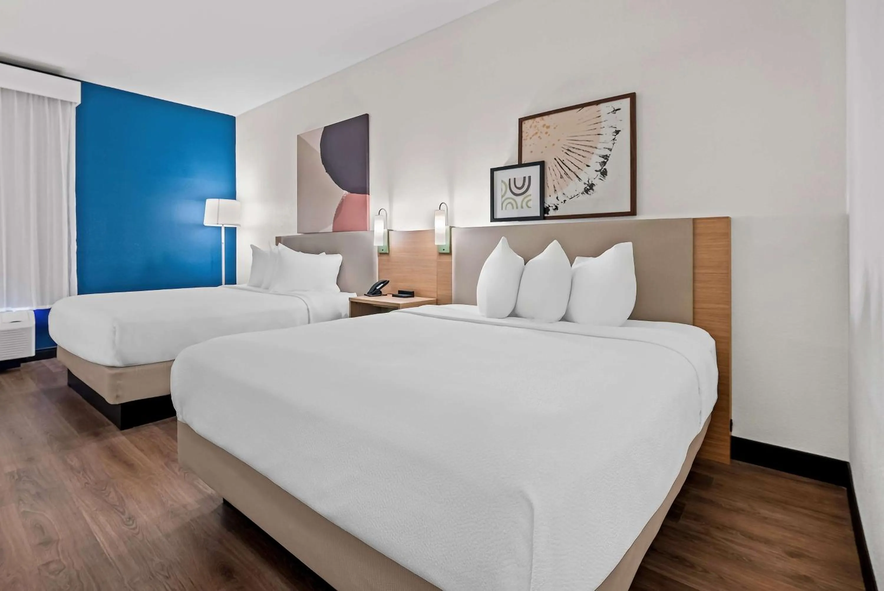 Bed in Spark by Hilton Tuscaloosa University